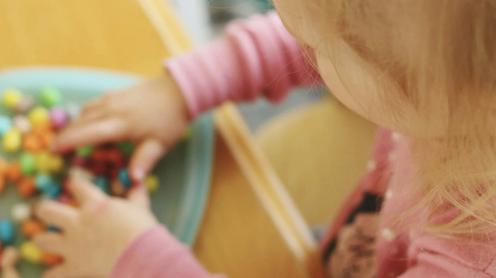 5 MESS-FREE ON THE GO SENSORY PLAY IDEAS FOR STRESS-FREE TRAVEL