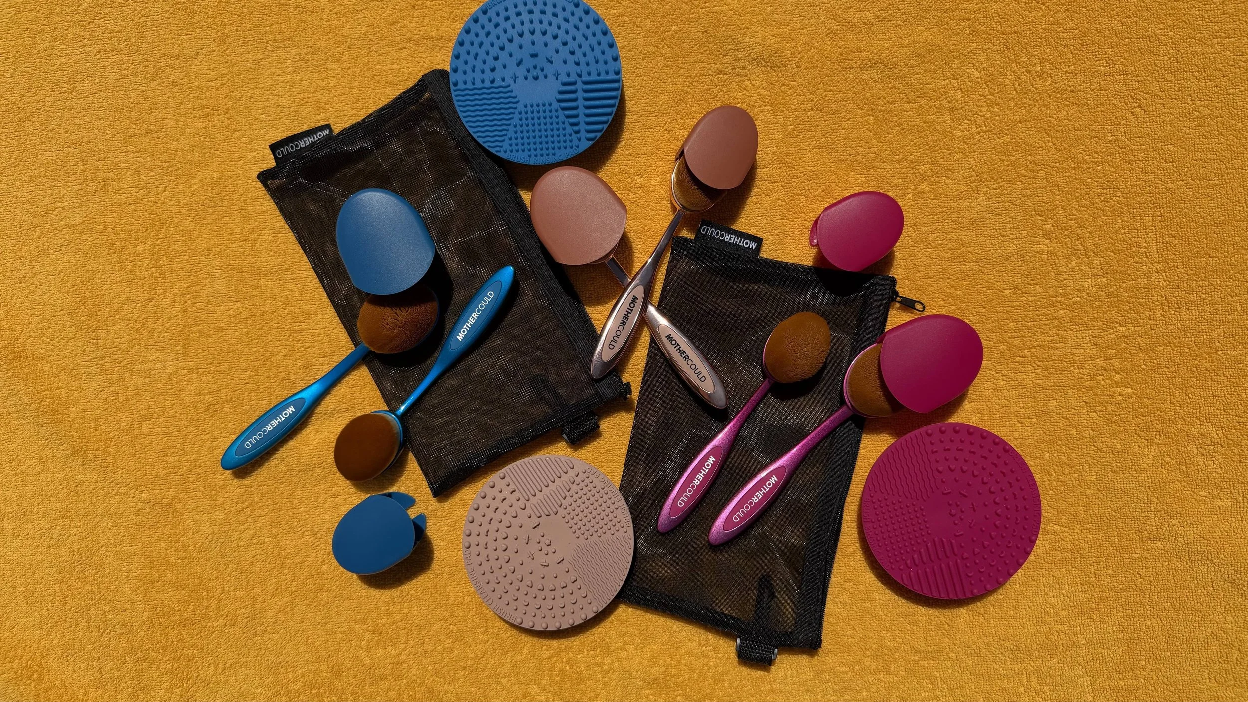 mothercould-sunscreen-brush-kids-application-motherhood