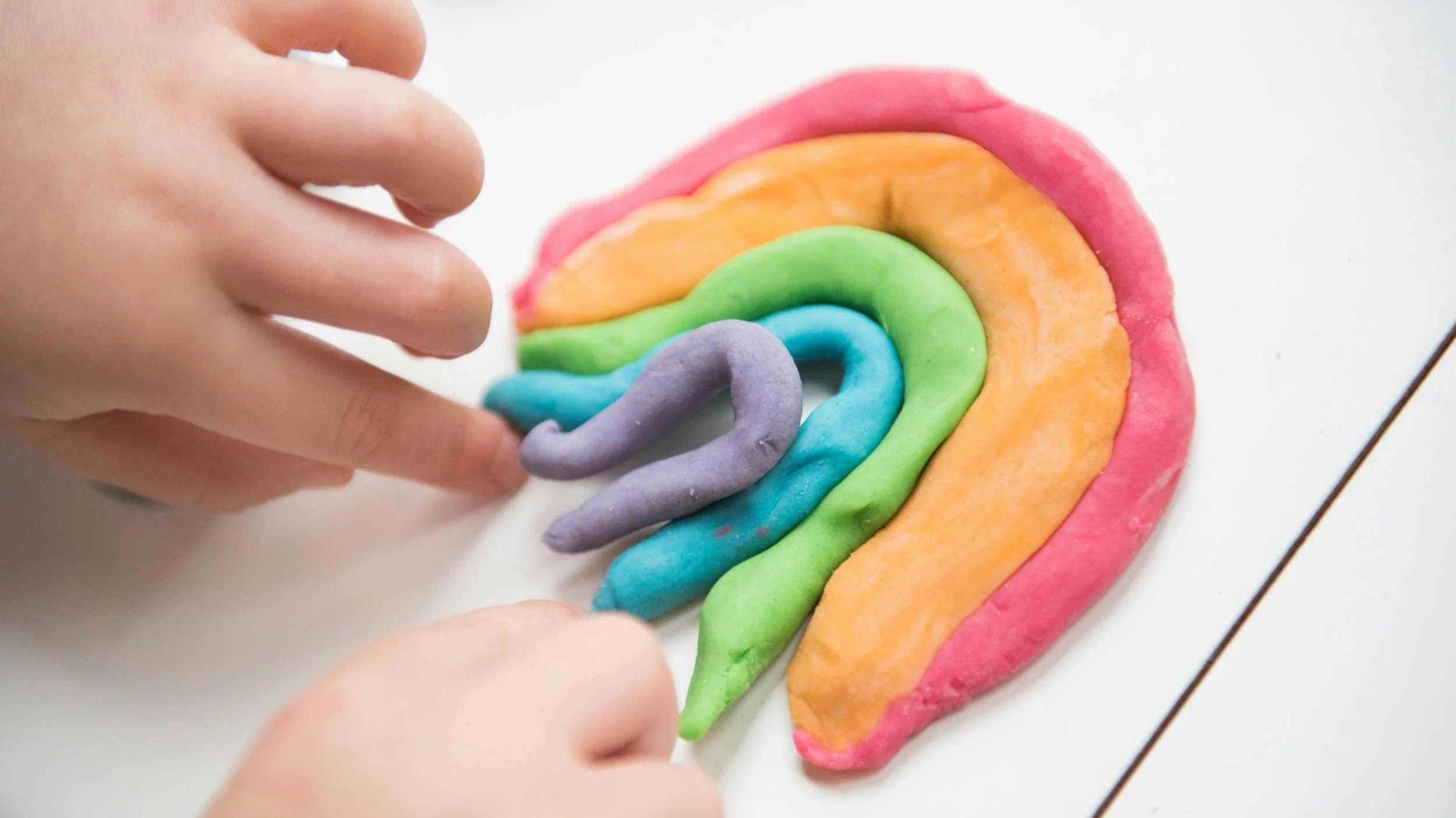 play-dough-sensory-play-mothercould-diy-bin