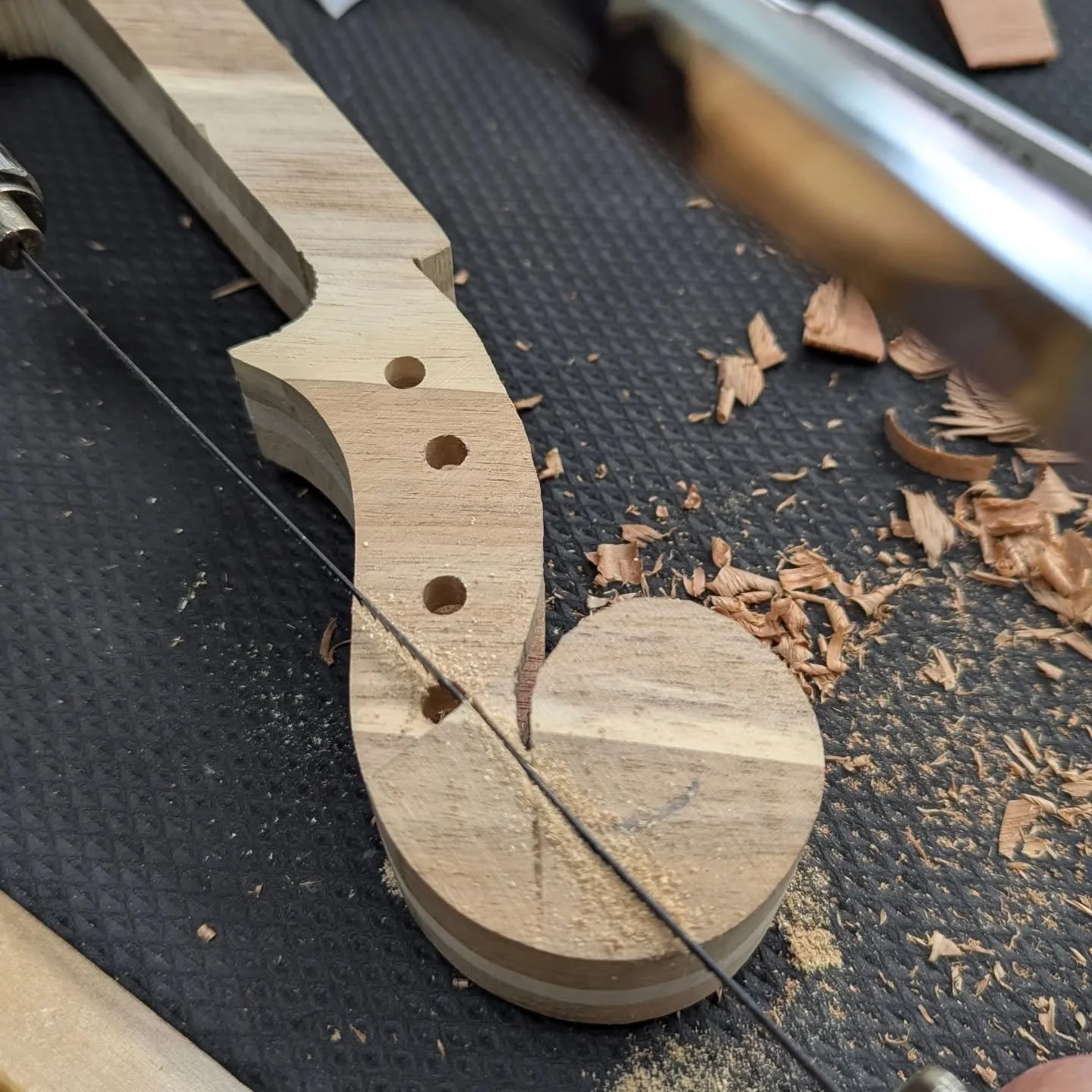 Quiet Violin Build Part 7: shaping the scroll 📜 
I wanted the scroll to be like a standard violin scroll but without the same amount of detail. I thought the one designed above came out well and allowed the wood to take center stage as opposed to th