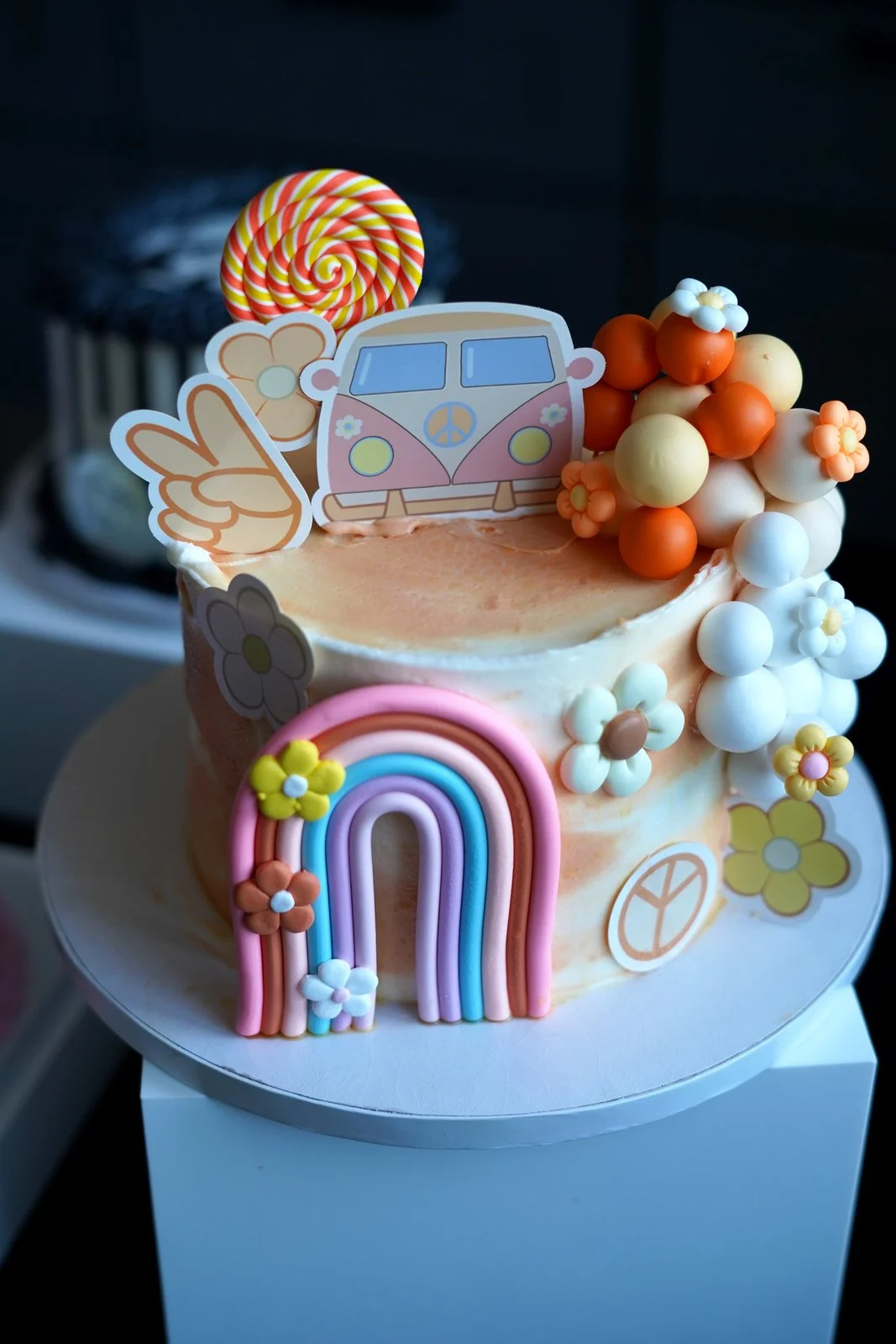 los-angeles-custom-cakes-family-owned.JPG