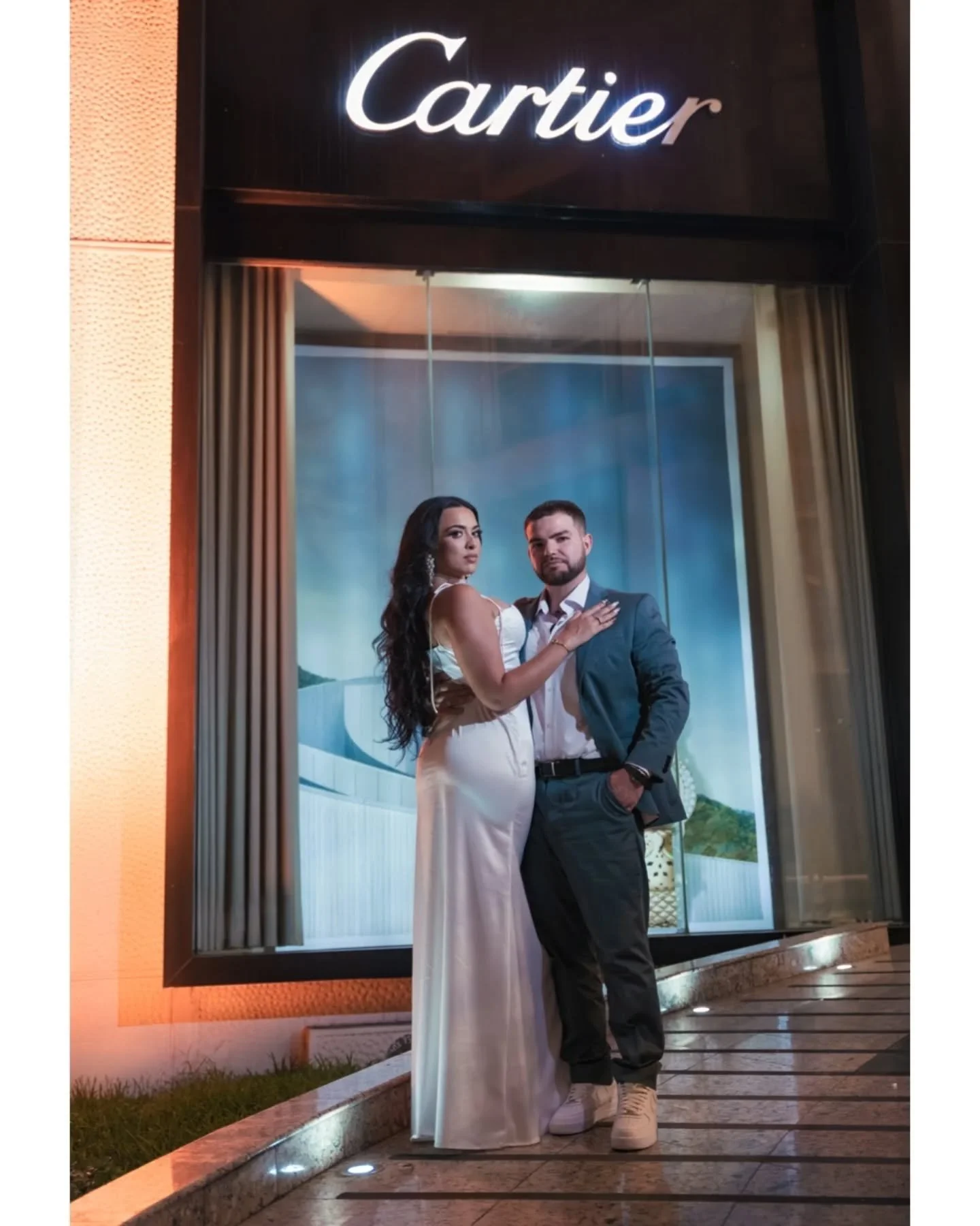 Images built with time and intention.

Before the event.
A story shaped by form, gesture, and time.
Canc&uacute;n now. Tulum this summer.
.
@thetales.co 
@fercamakeup