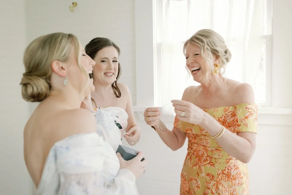 Emily-Riley-Austin-wedding-at-matties-with-pearl-events-27.jpg