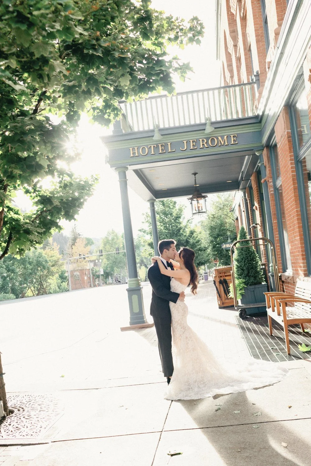 Aspen-jewish-wedding-at-hotel-jerome-devon-39.jpg