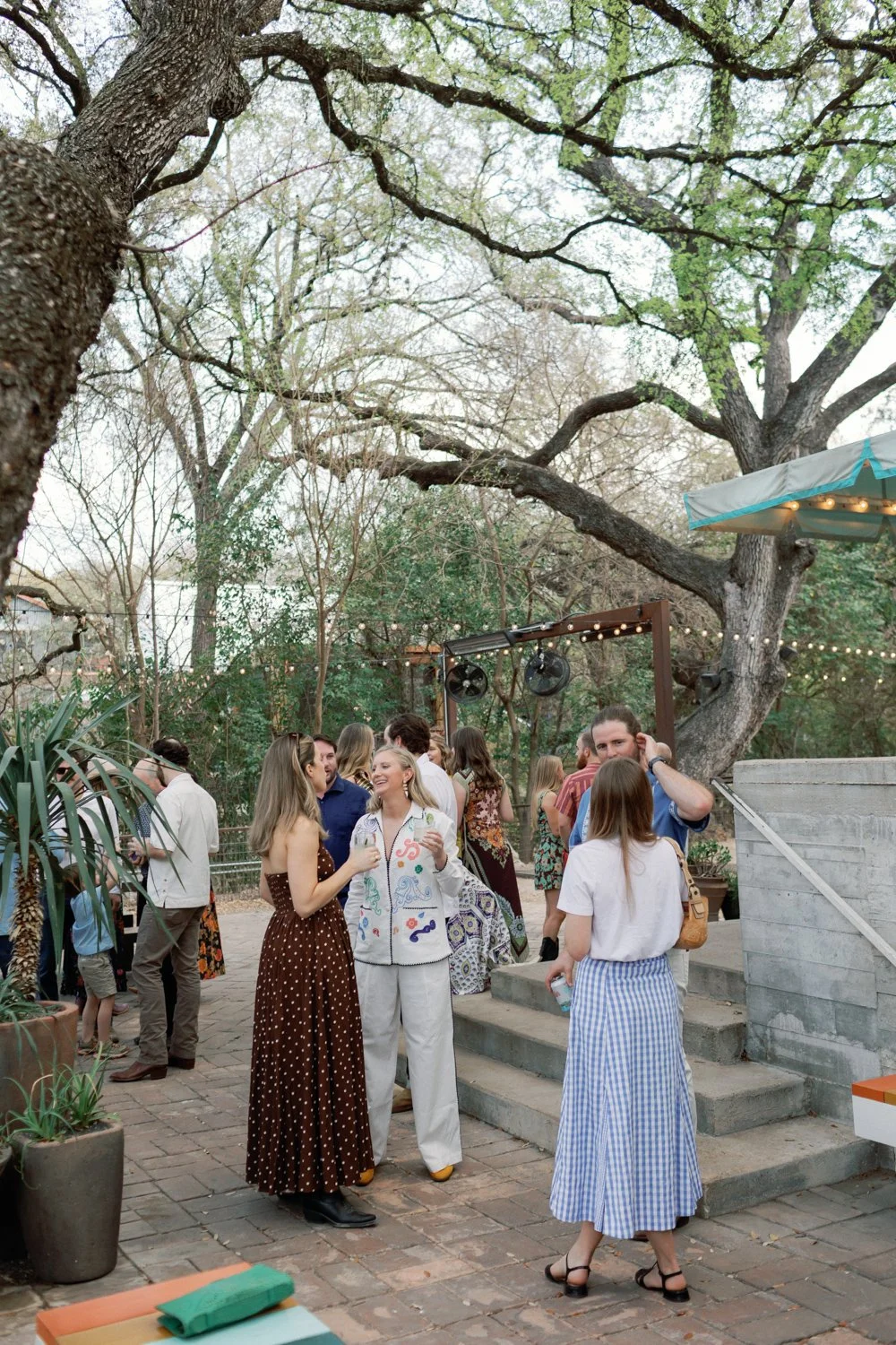 Emily-Riley-Austin-wedding-at-matties-with-pearl-events-8.jpg