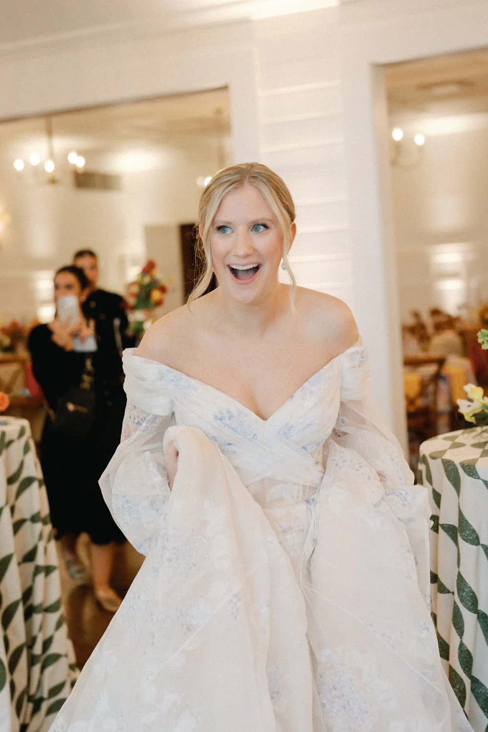 Emily-Riley-Austin-wedding-at-matties-with-pearl-events-39.jpg