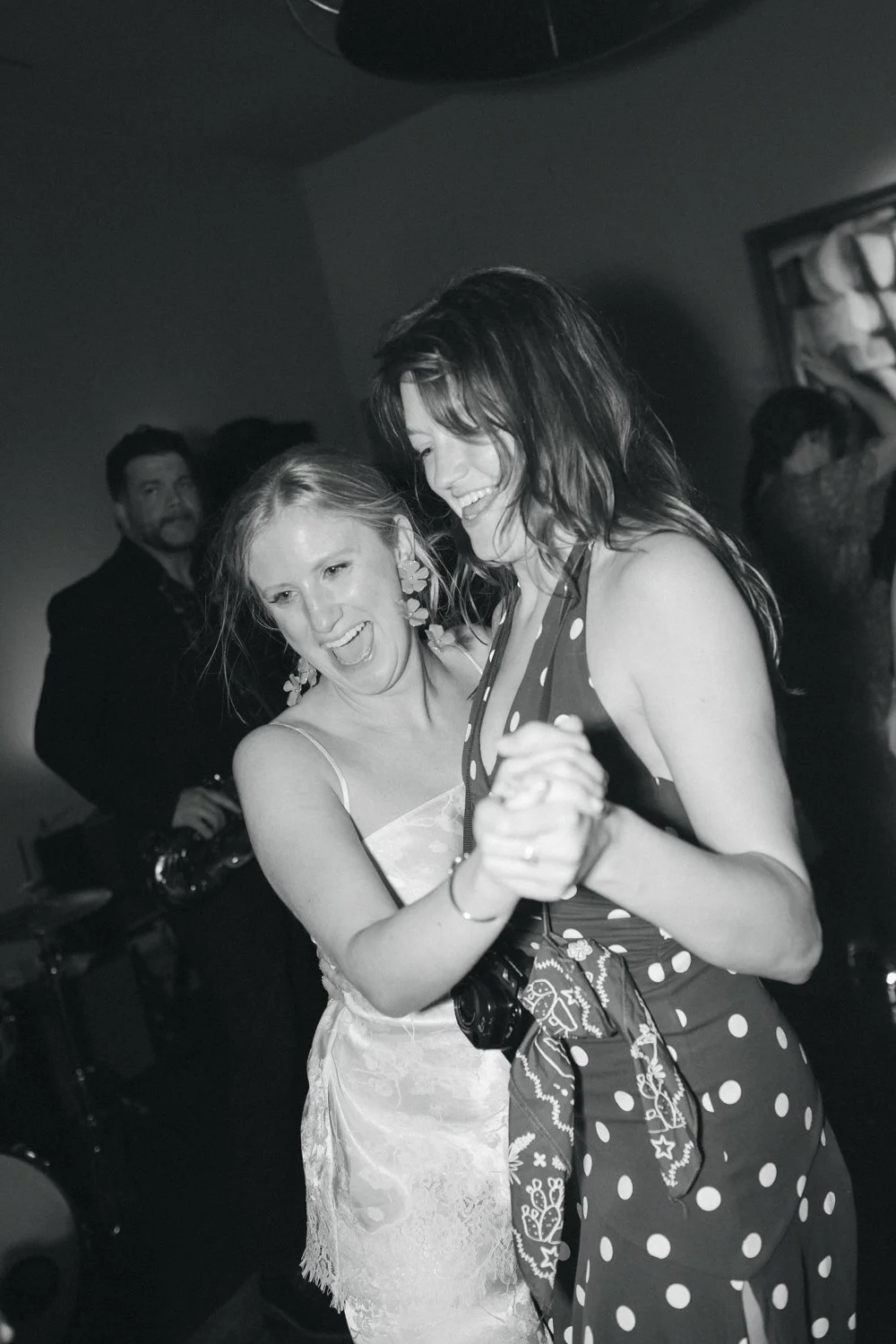 Emily-Riley-Austin-wedding-at-matties-with-pearl-events-104.jpg