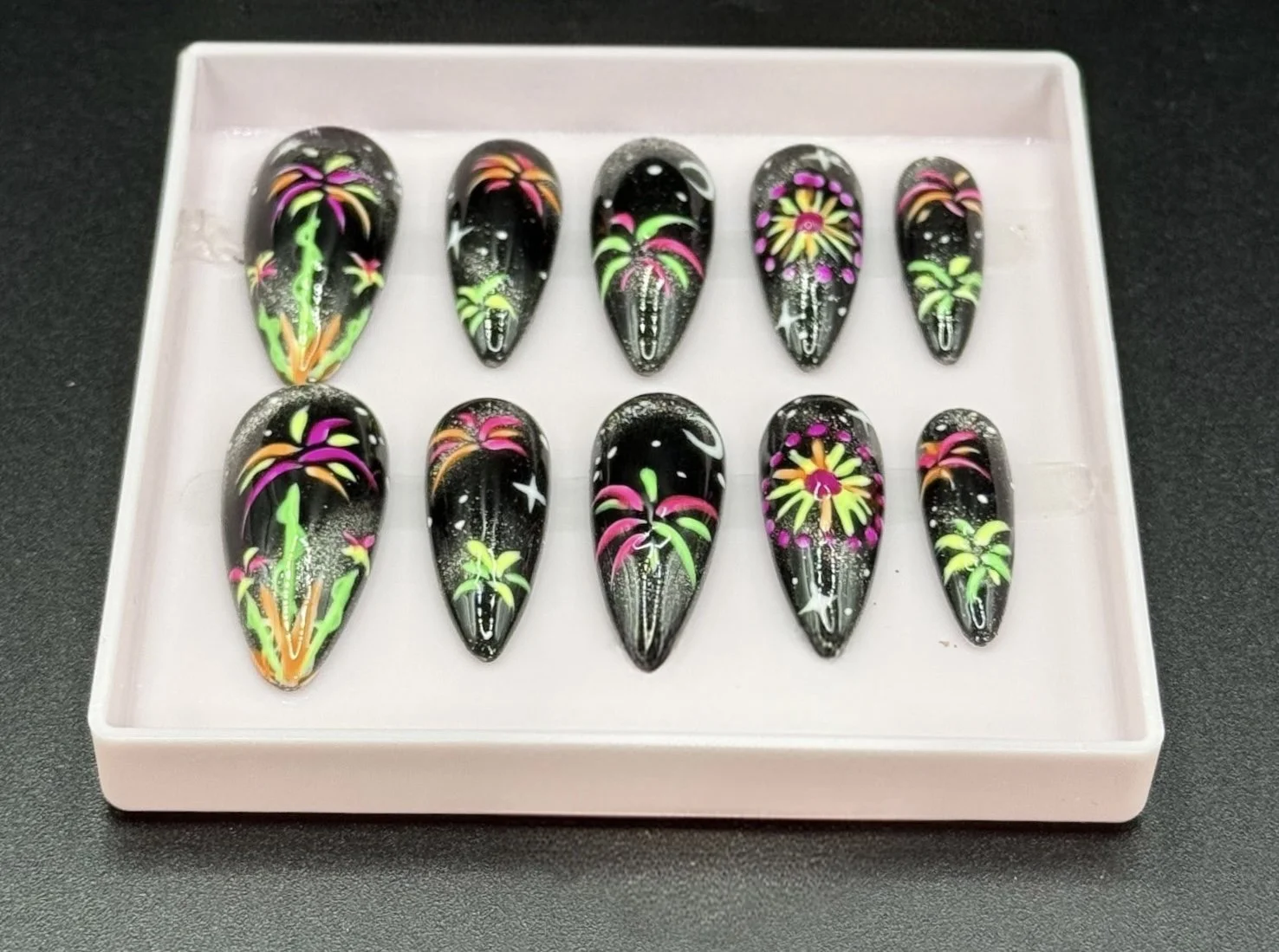 Fireworks Press-On Nails (Limited Edition)