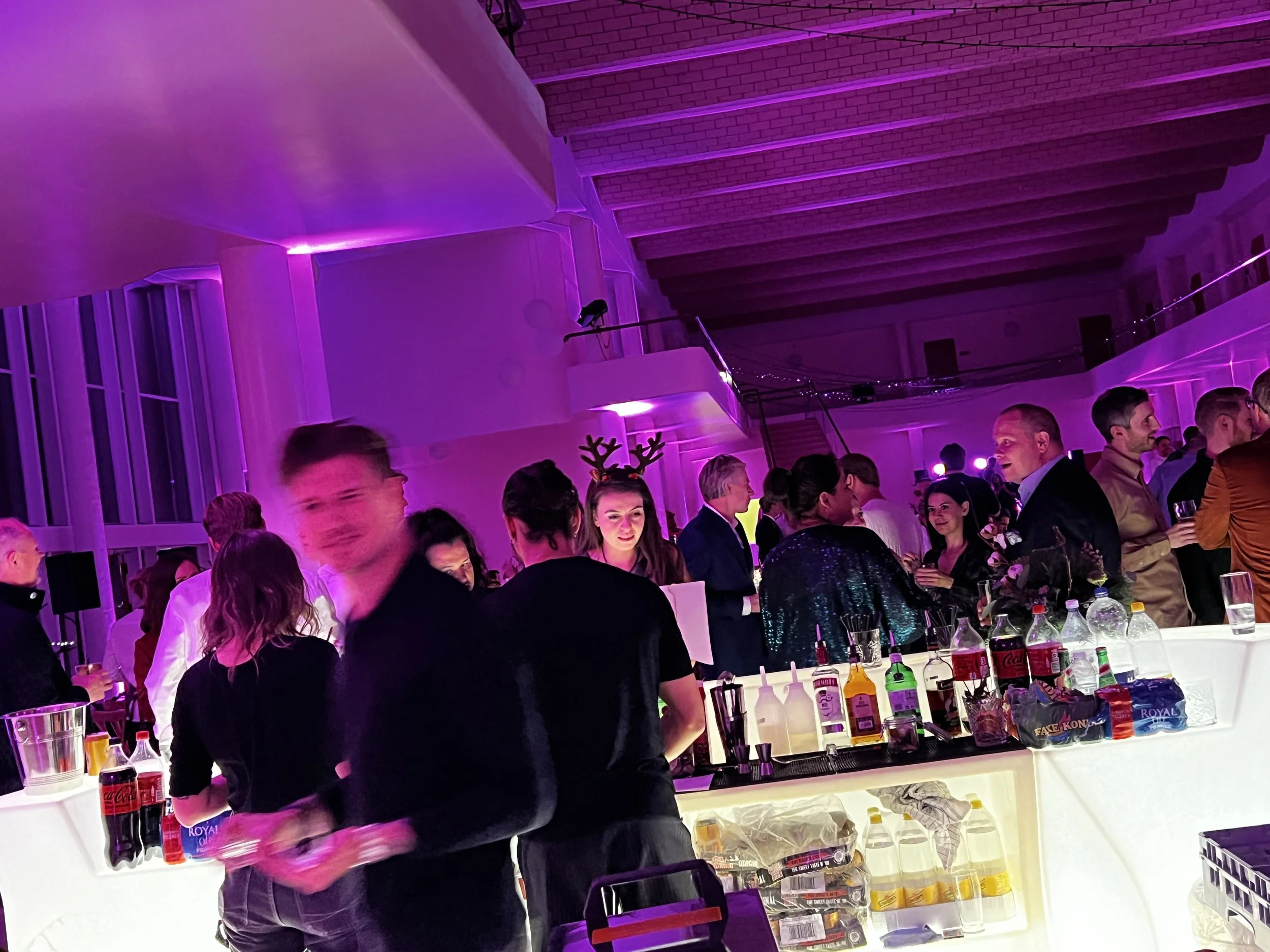 God jul og godt nytår med massere af cocktail catering og cocktailkurser