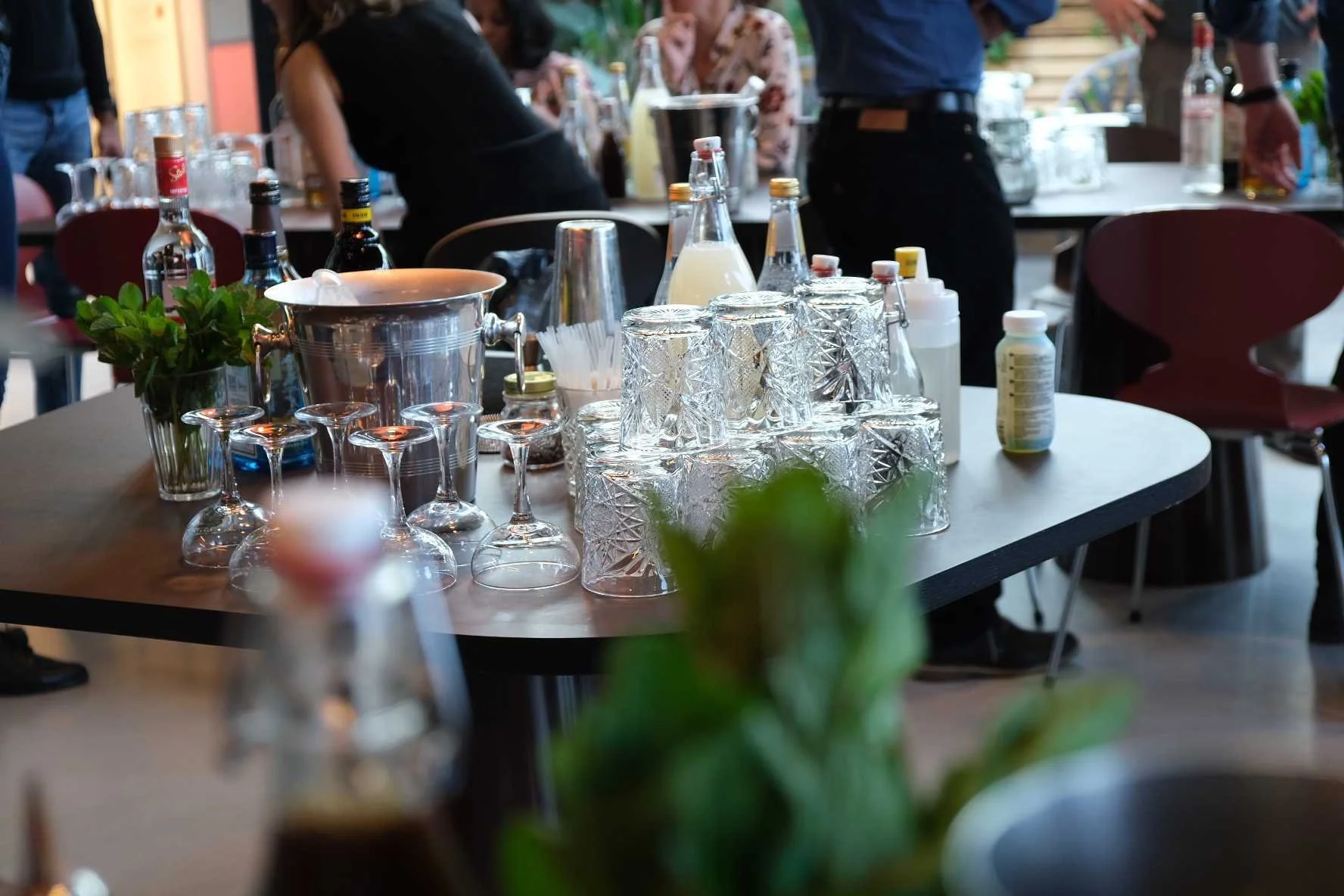 Cocktailkursus hos Novo Nordisk for 40 personer som del af deres teambuilding dag