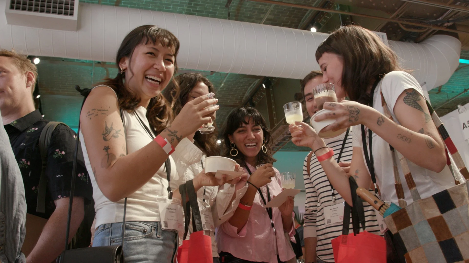 Alt_girls_laugh.jpg