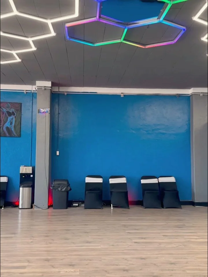 Still feeling the sabor from this morning&rsquo;s Tropicoqueta class 🍍💃🏻🌺

Here&rsquo;s a peek at the combo we worked on and some quick clips from class. So much fun bringing this one to life. 

If I reteach this as a weekend class and bring in a