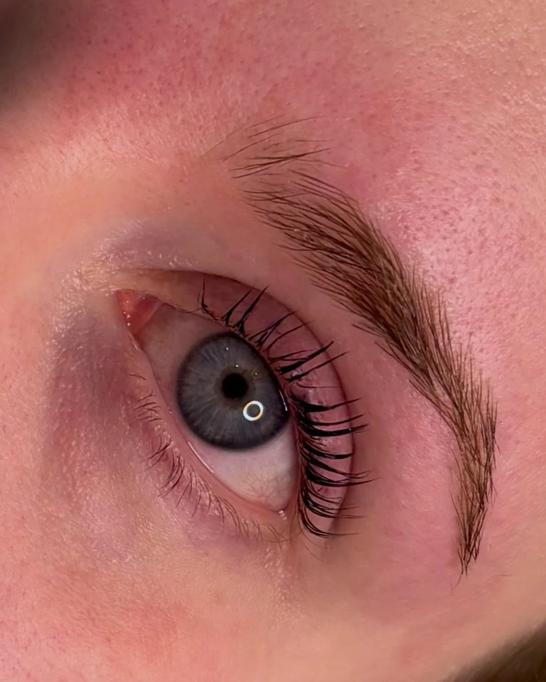 Lash lift &amp; tint with a wee brow wax 😍

Use code BLACKFRIDAY to get 20% off any treatments - book via message or through the link in my bio 🩷 

#lashliftandtint #glasgowlashtech #glasgowlashlift #glasgowsalon #glasgowbrowtech #glasgowbrows