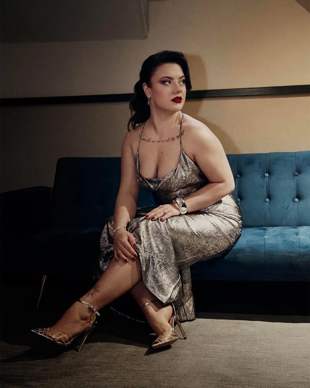 Switching it up for look two 🖤 

We went for an elevated hair up style, keeping soft waves through the front for that effortless feel 🤍  Paired with a sultry red lip and deeper, smokier tones on the eyes to bring a more intense, evening vibe ❤️&zwj