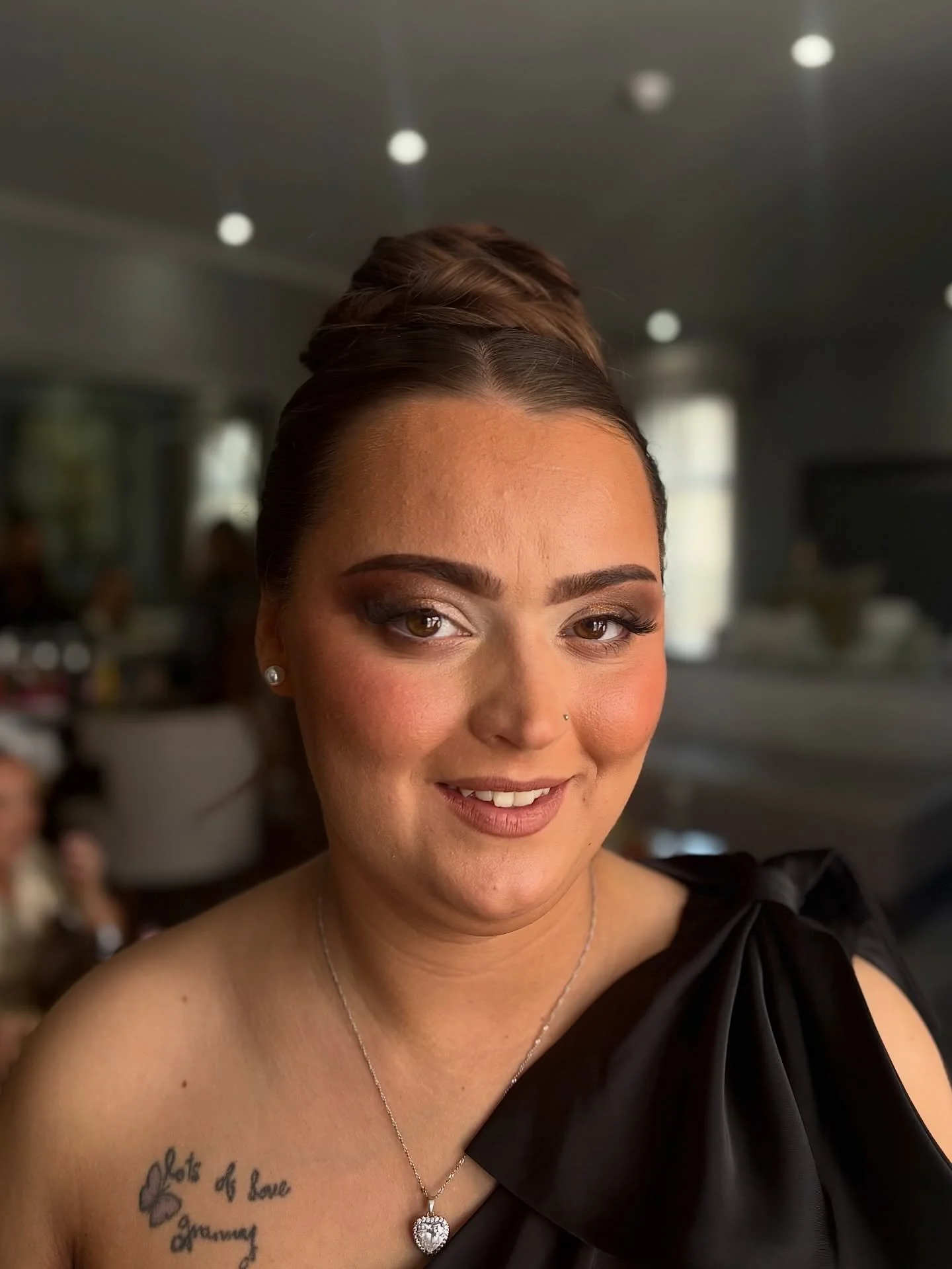 The dreamiest maid of honour glam 😩 

Hair - @styled_byleigh 

#maidofhonour #bridalmakeup #bridalmakeupartist #scottishmakeupartist #fullglammakeup