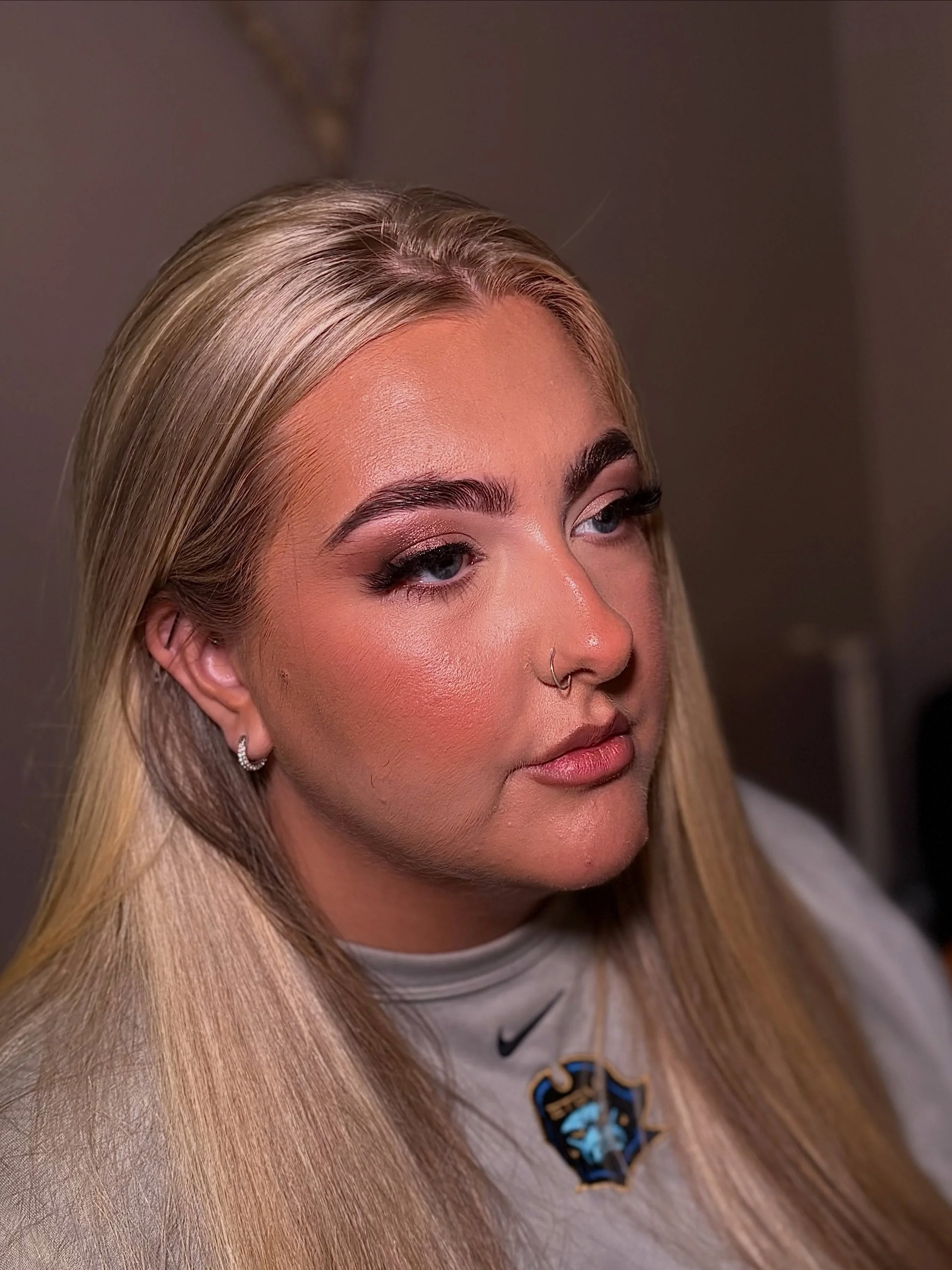 Romantic eyes, bronzed skin &amp; a flawless blend ✨ The perfect wedding guest glam 😍 

#weddingguestmakeup #scottishbridalmakeup #mobilemakeupartist #glasgowmakeup #makeupartist