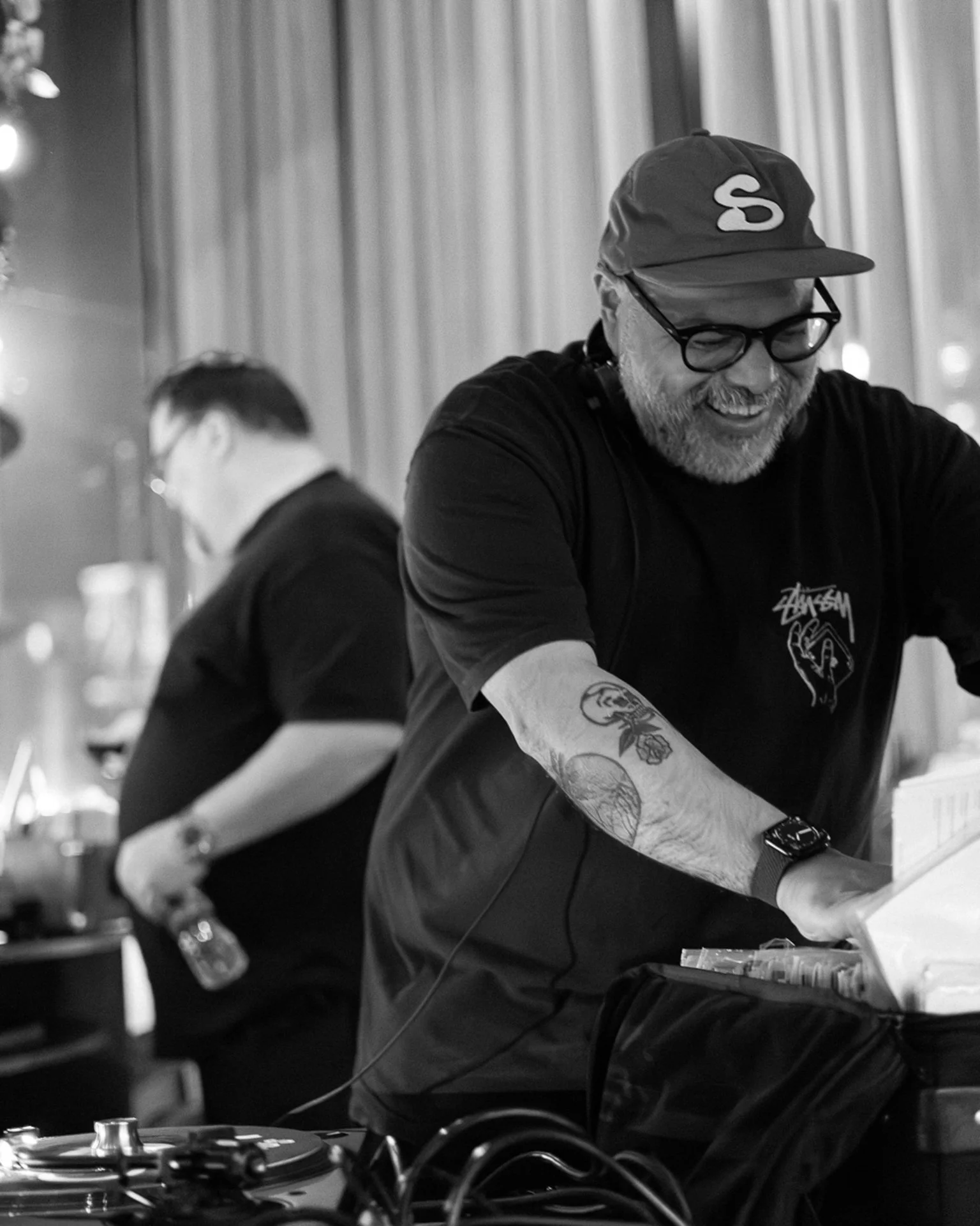 Sneaky Fox & Friens_112225_19.jpg