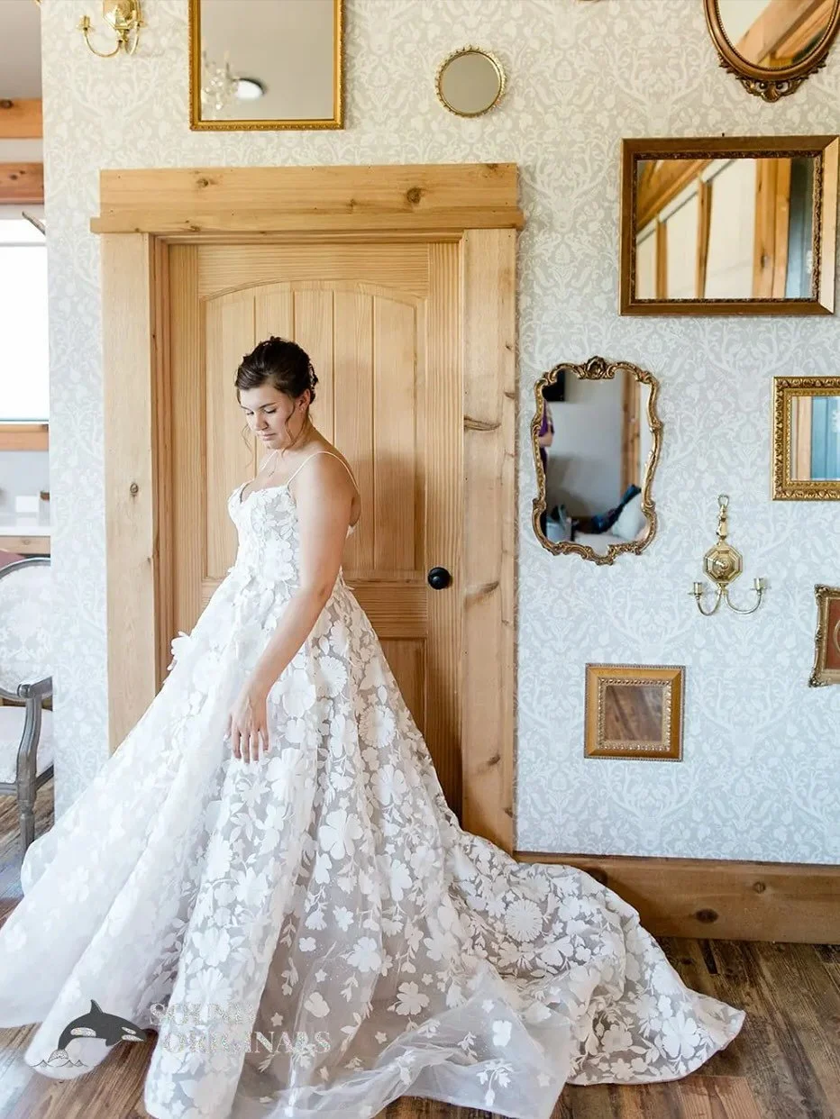 We said &lsquo;I do&rsquo; and danced all night. Congratulations Lauren &amp; Brandon #texas #weddingday #makingmemoriestogether 
#bridalhairandmakeup #loveisintheair #alveradotexas
#thepinesofalvaradowedding
Venue: @thepinesofalvarado floral: @bloom