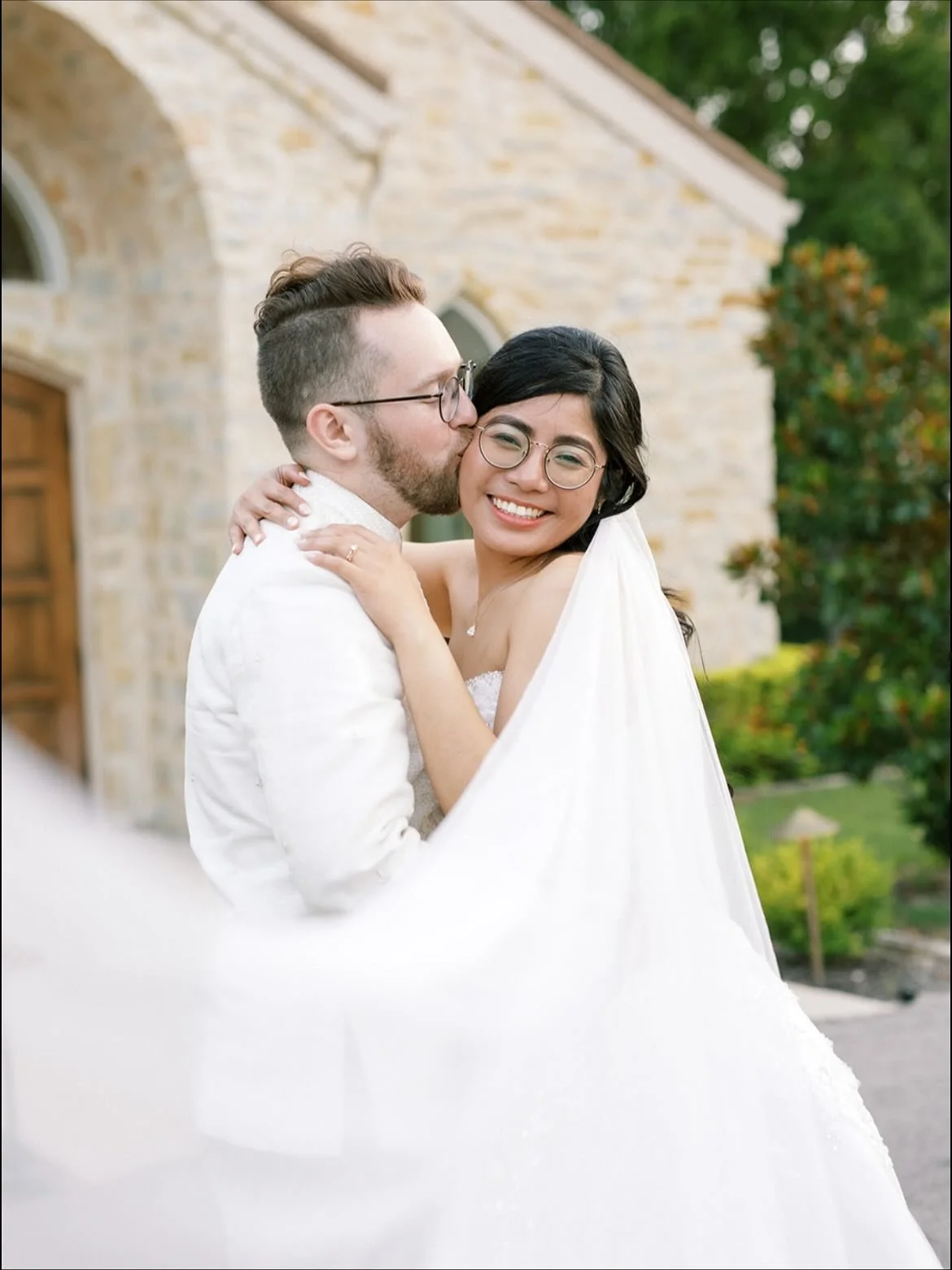 In the company of friends, with the blessing of family we built memories that will last a lifetime. #texas #dfw #waxahachietx #weddingvendors #bridalhair #bridalmakeup #weddingday #friendsandfamily #beautifulmoments  venue:
@springsvenuewaxahachie 
o