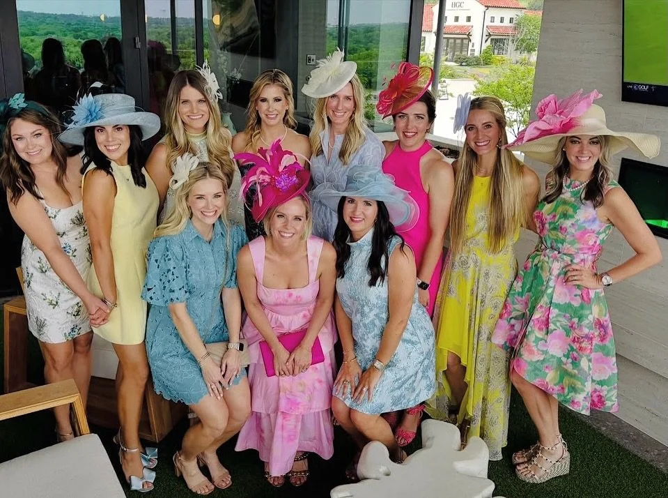 Derby-ready and glowing 🐎✨Secure your date with @prettyonpremises 

Because every moment deserves a little sparkle 💐 Inquire today! 

#DerbyStyle #OnLocationBeauty #SoftGlam #EventReady #PrettyOnPremises

Derby party glam, on-location hair and make