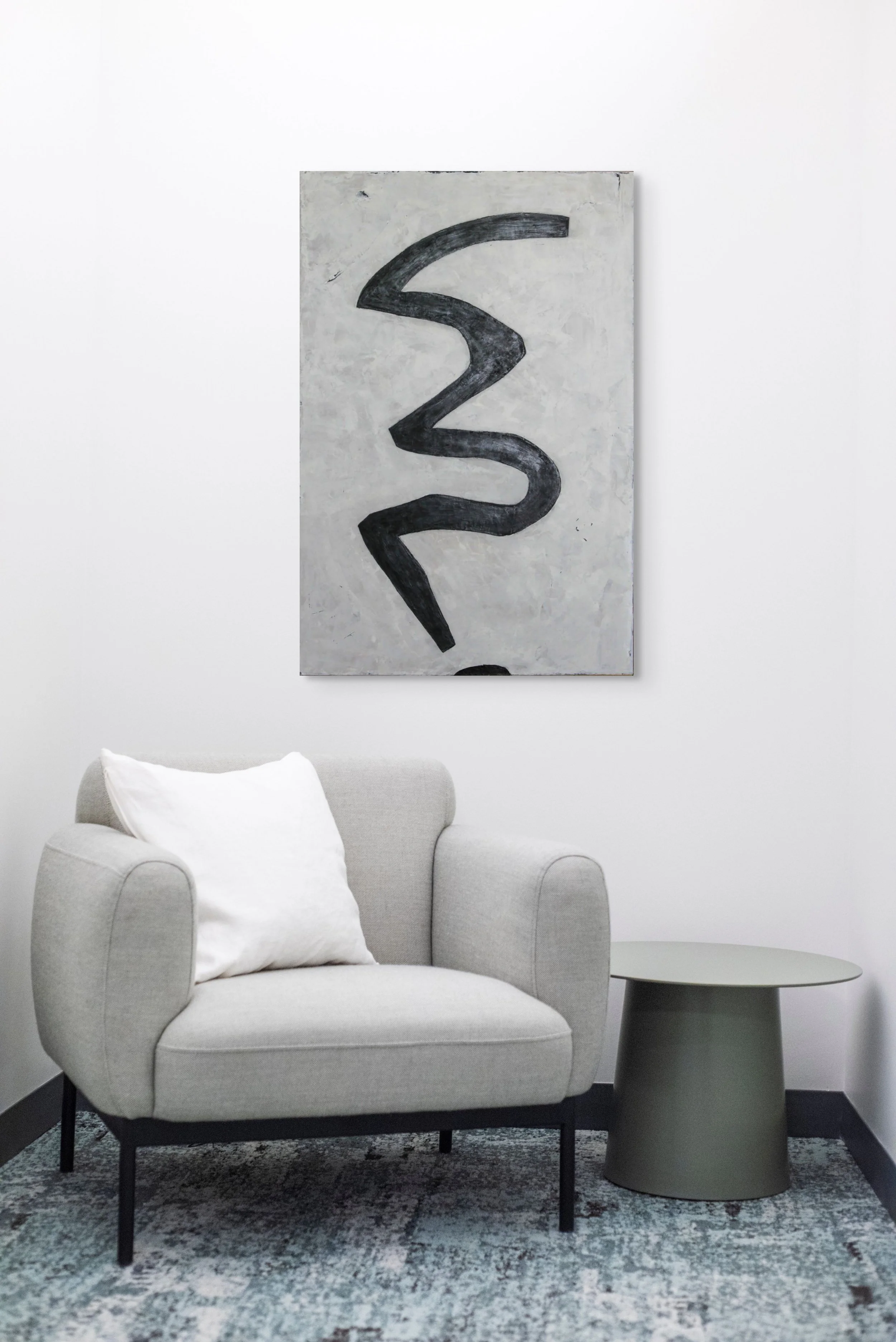 2865828_foreign_wall_grey_chair_bg.jpg
