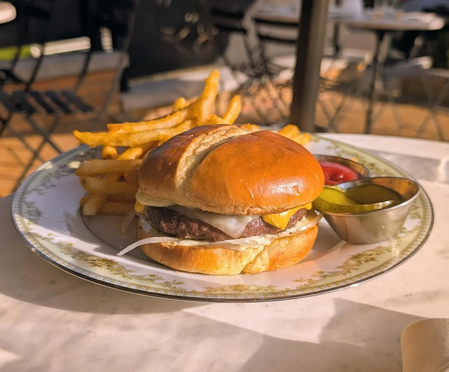 Bistro Burger Refresh ✨

Chef @nicksteidleland has made some delicious tweaks to our Bistro classic. @bolyardsmeat grass fed burger topped with gruyere and American cheese, garlic aioli, and raw candy onions on a brioche bun. Served with bread and bu