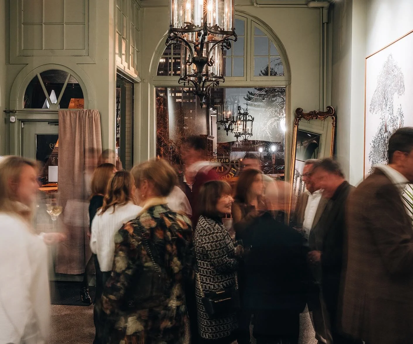 Whether you&rsquo;re planning a special occasion, f&ecirc;te for a future bride or mom to be, or corporate gathering The Bistro is the perfect spot to celebrate. 

Our intimate space paired with impeccable food, drinks and service make for a memorabl