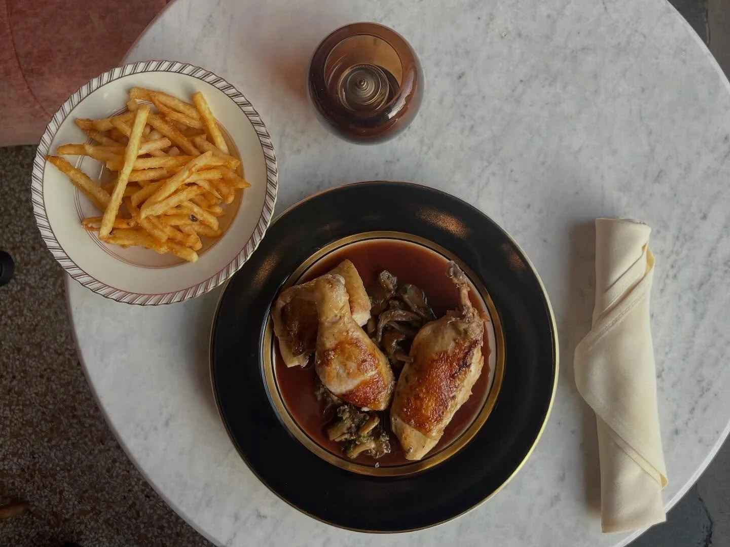Perfect pairings ✨  Roasted chicken &amp; pommes frites 

Don&rsquo;t miss our newest menu addition: Roasted half chicken with braised mushrooms, red wine jus, and pommes frites. The ultimate comfort on a cool fall evening. @nicksteidleland