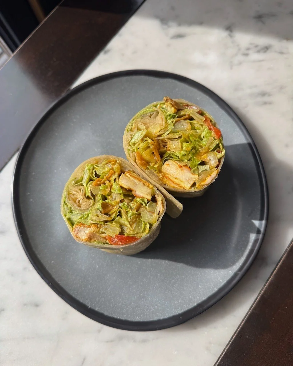 New wrap alert 🚨 

Mediterranean Wrap ➡️ Marinated peppers, romaine, herb yogurt, Allepo chile vinaigrette and crunchy corn tortilla strips in a @yolitortilleria flour tortilla. Perfect crunch with bright flavors to add a pop to your day! 

#healthy