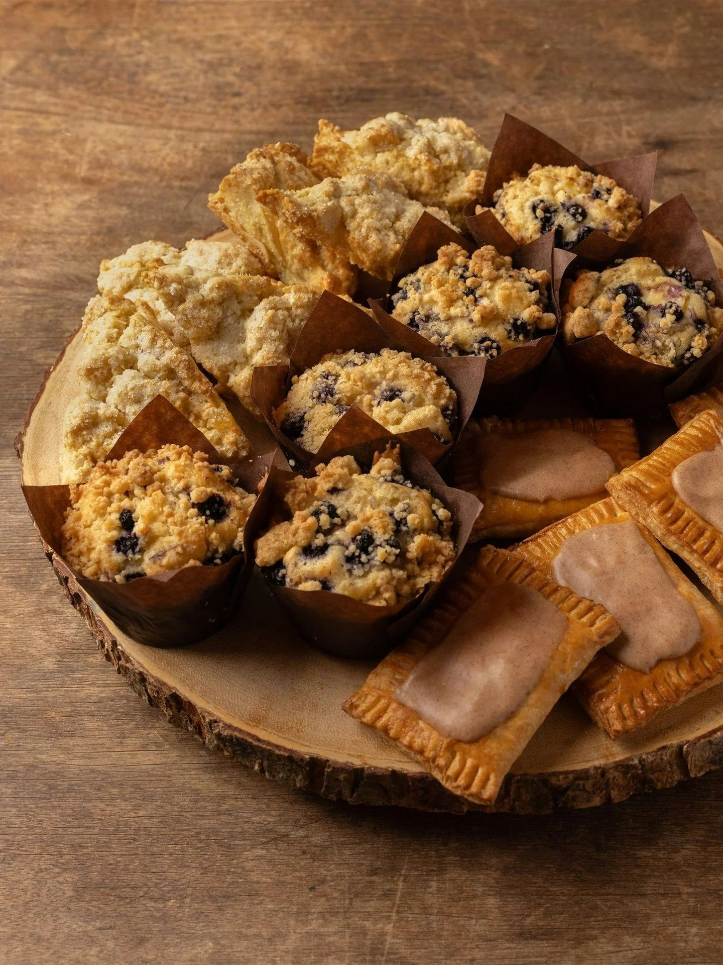 What are you celebrating this spring?  Winslow's Table catering menu is full of your favorites, all ready to serve on your own table.  Pickup and Delivery options are available.  View our menu and easily order online through the link in our bio. 

➡️