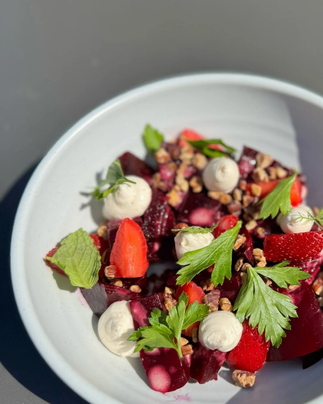The season's most delicious vegetables are the star in these delicious dishes.

#seasonalsalads #exploreucity #springveggies