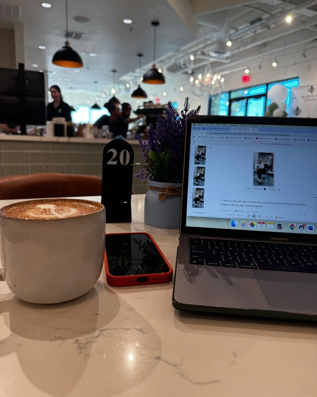 Some days I&rsquo;m behind the chair. Some days I&rsquo;m behind the laptop. Every day I&rsquo;m building something bigger. ✨

Can you relate? Hit that follow button and lets grow together. 👯&zwj;♀️
&bull;
#inthechair #meraki #salontips #entrepenuer