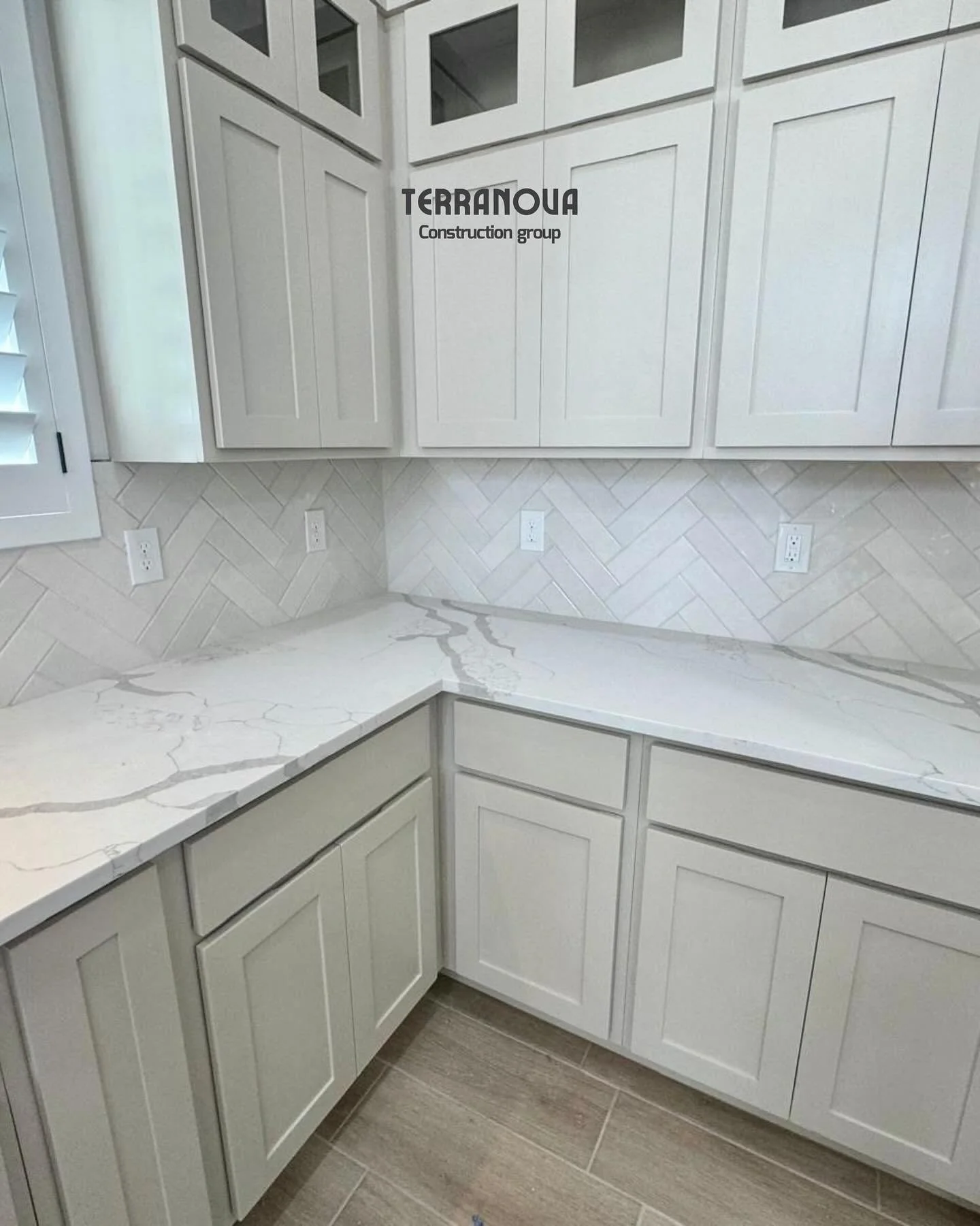 From sleek quartz countertops to custom cabinetry,  seamless herringbone backsplash and custom hood &mdash; every detail was built with purpose and precision 🛠️

Our team takes pride in precision at every step.

💬 Thinking about upgrading your kitc