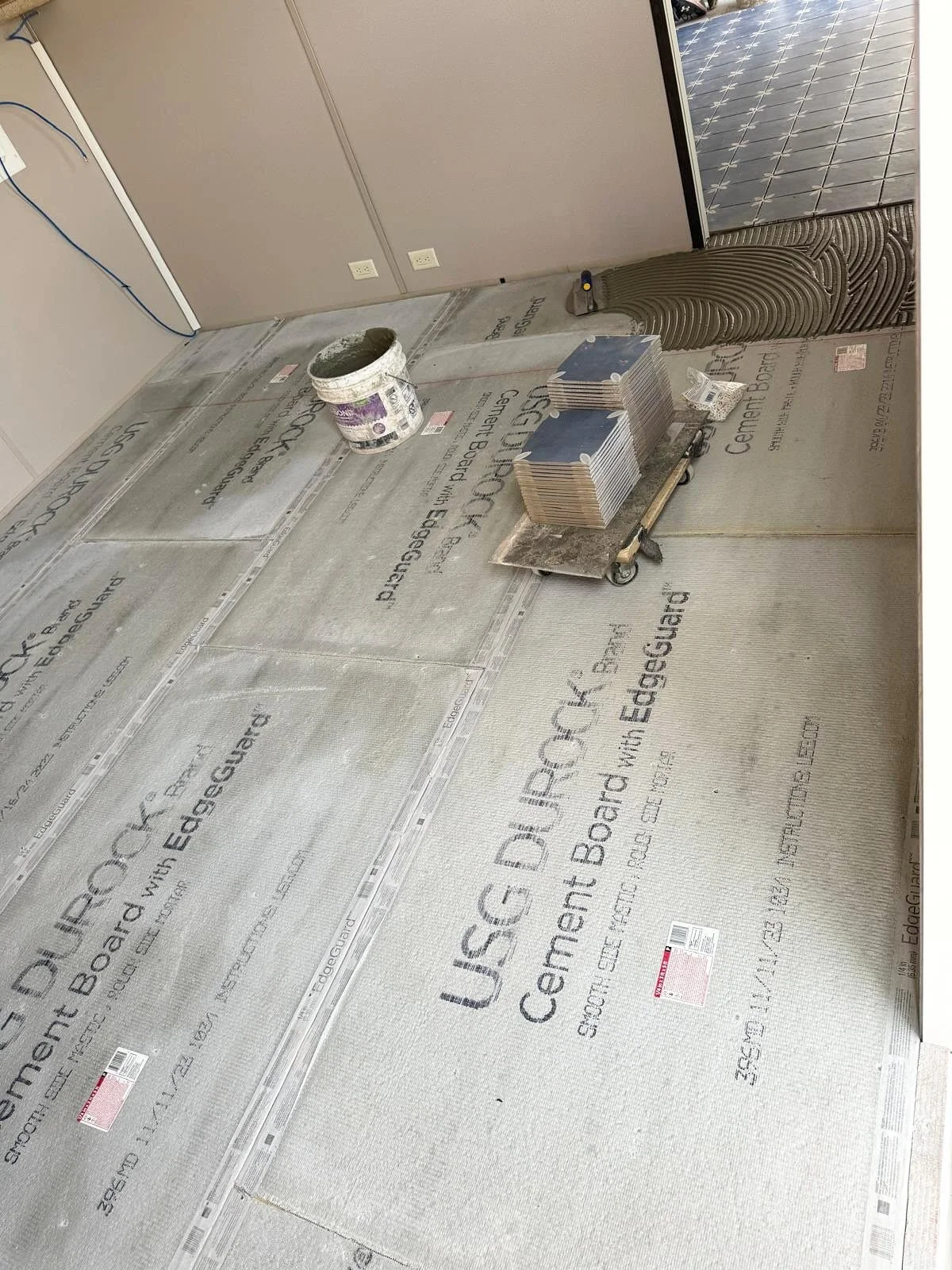 Reinforced subfloor with DUROCK, premium thinset, and a perfectly aligned patterned tile.

No shortcuts. Just professional installation from start to finish👌 Contact us today for a FREE estimate (915)230-9407

#elpaso #elpasotx #contractorlife #elpa