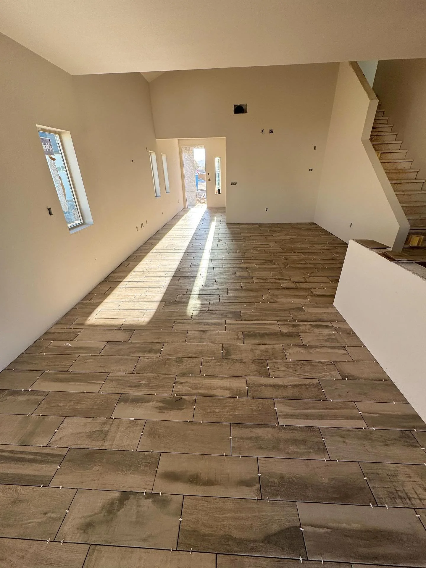 Full-home flooring in progress 🧱

Wood-look tile installed with precision and care&mdash;setting the foundation for a beautiful space. Ready to upgrade your flooring? Send us a message and let&rsquo;s bring your vision to life! 🔥🏡

📞 (915)230-940