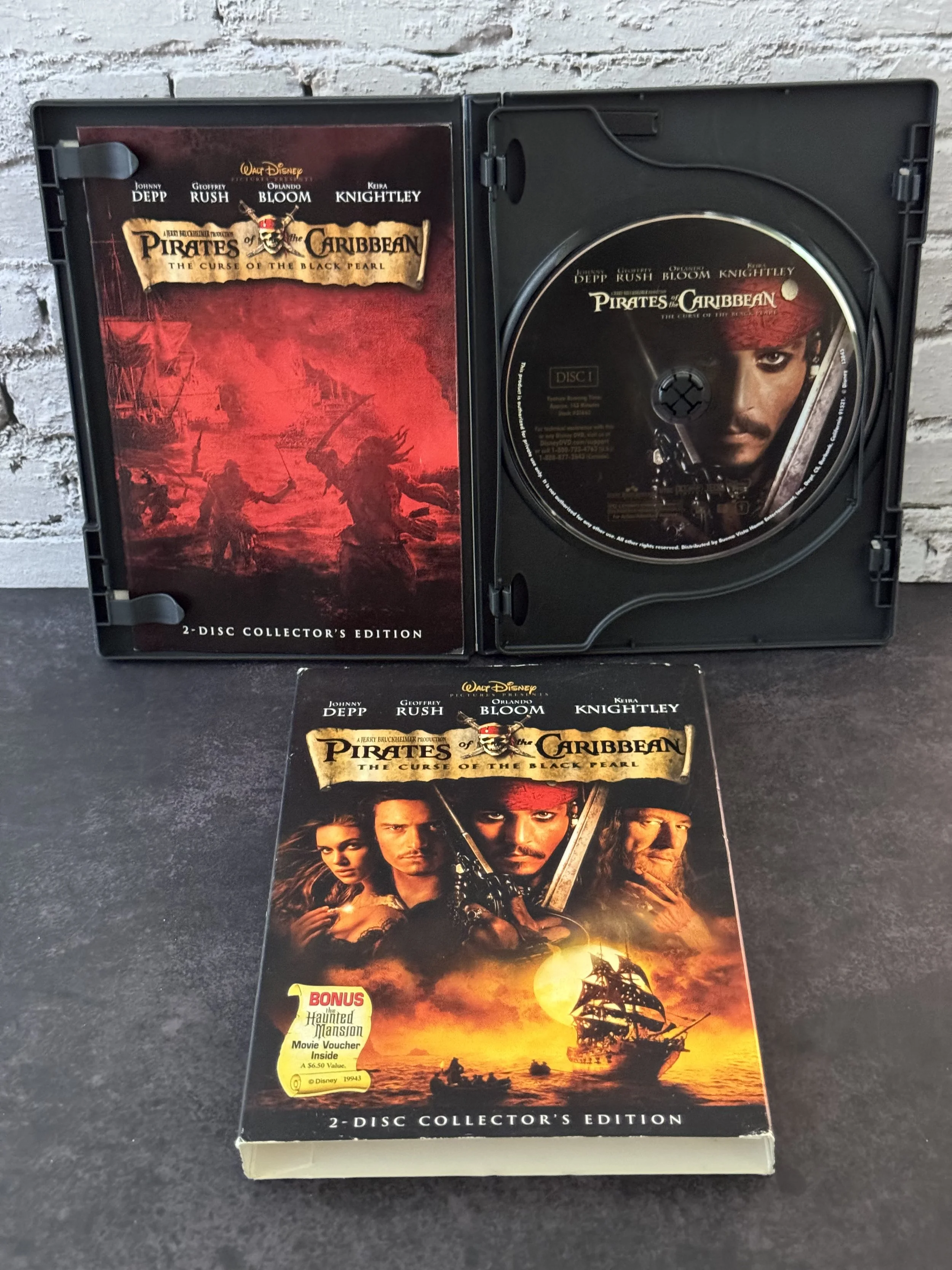 Pirates of the Caribbean - The Curse of the Black Pearl used dvd tested good