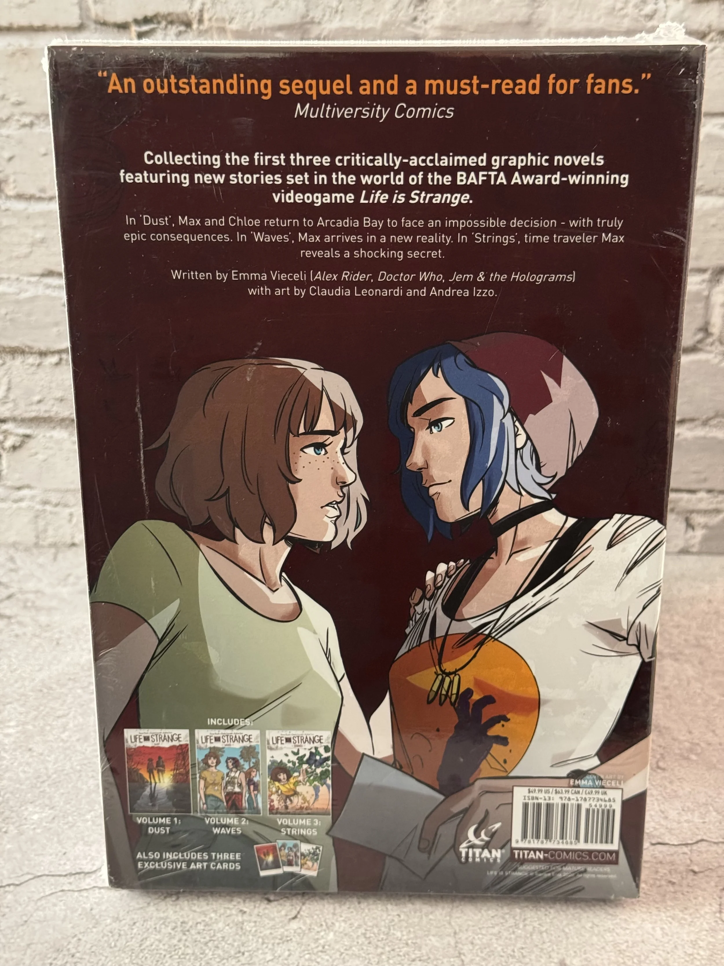 Life is Strange: 1-3 Graphic Novel - Slipcase Set by Emma Vieceli (English) Paperback Books