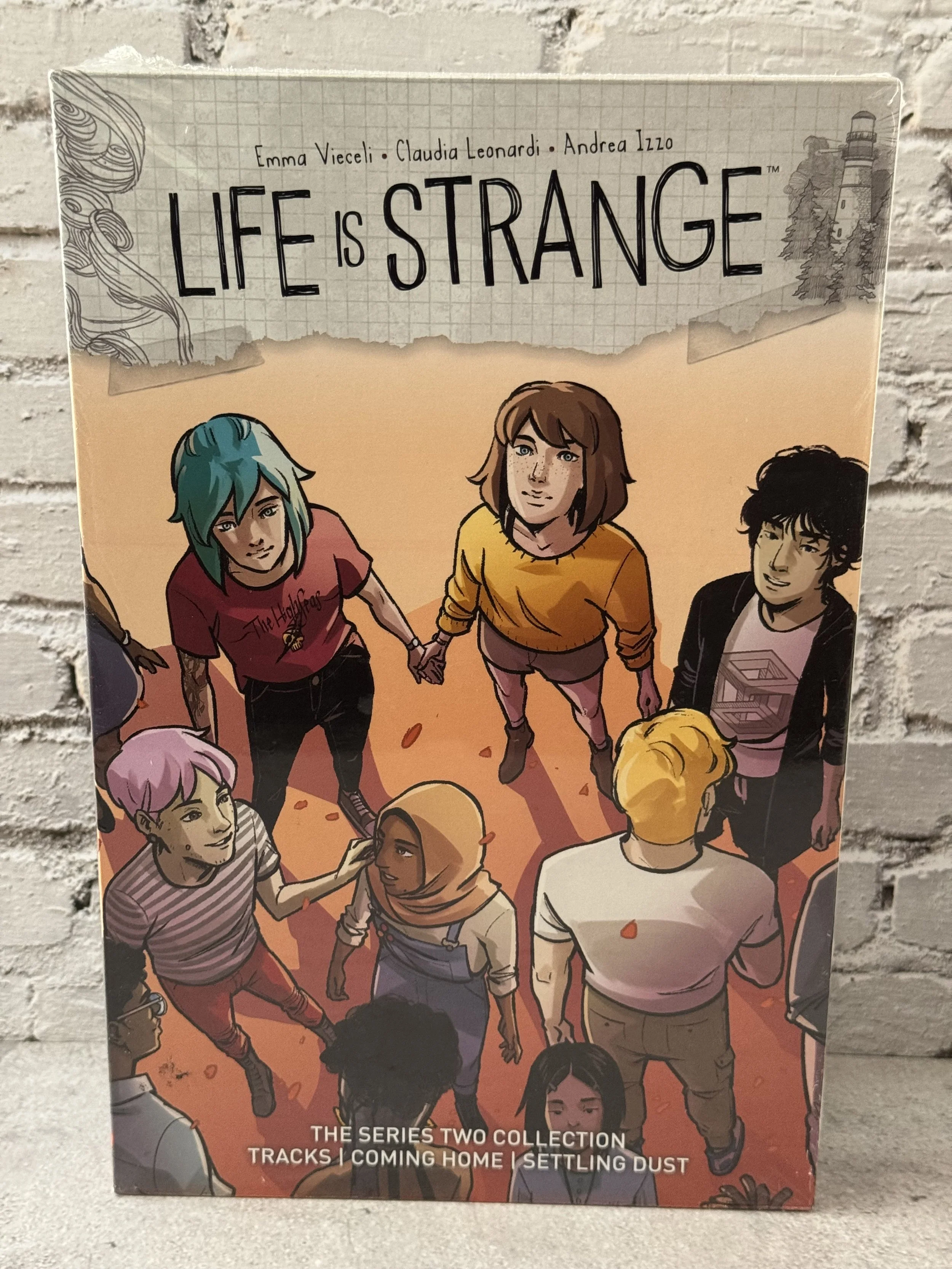 Life is Strange: 4-6 Graphic Novel - Slipcase Set by Emma Vieceli (English) Paperback Books