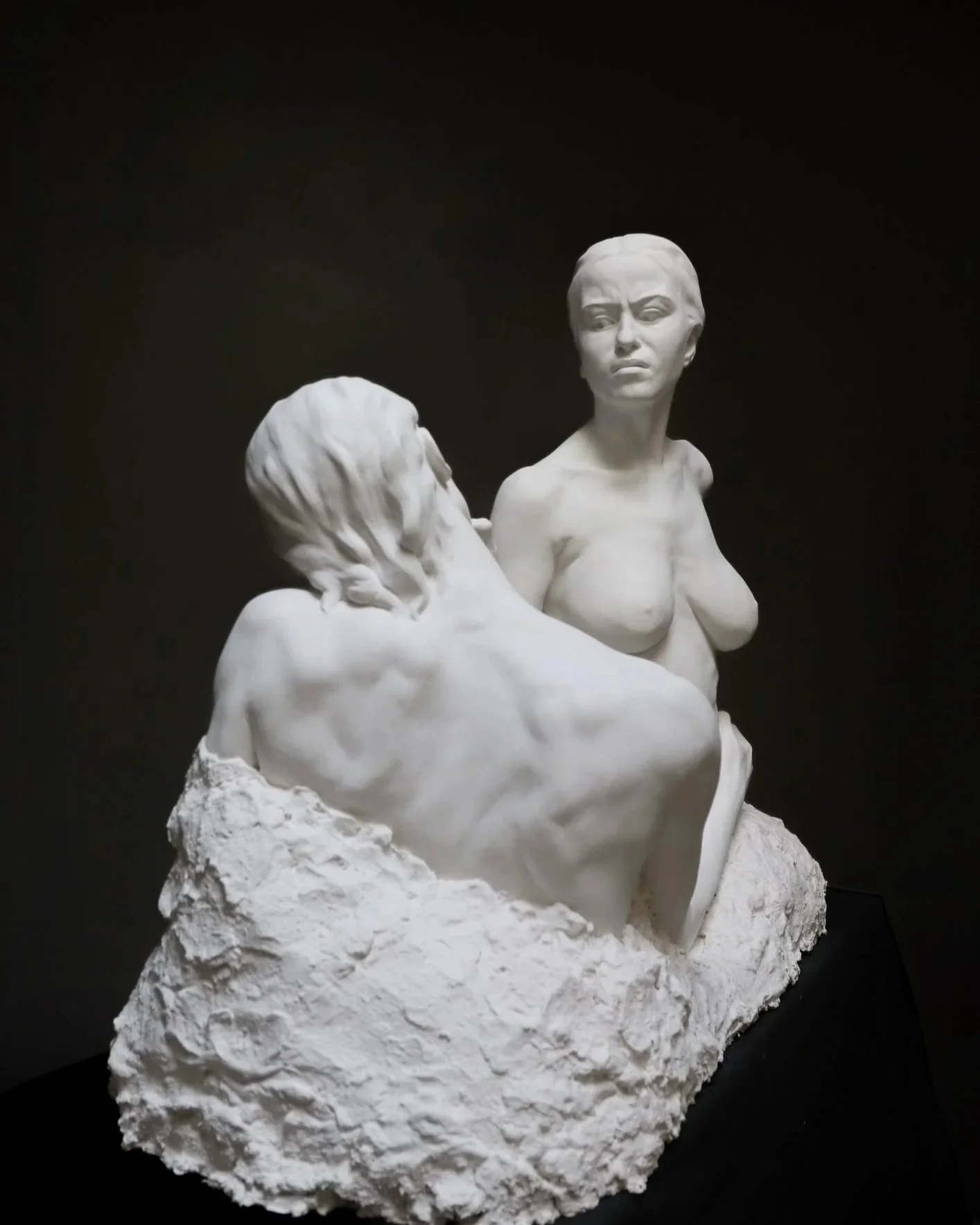 ANTEFACTUM — monumental figurative sculpture by Nicole Bruce, Florence. Available in bronze and marble for public spaces and corporate headquarters.