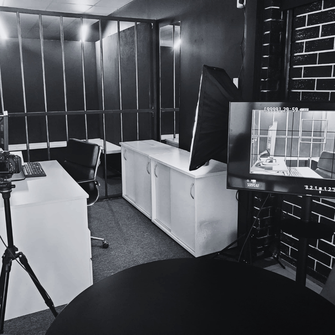 Holding Cell and Police desks - for scene work