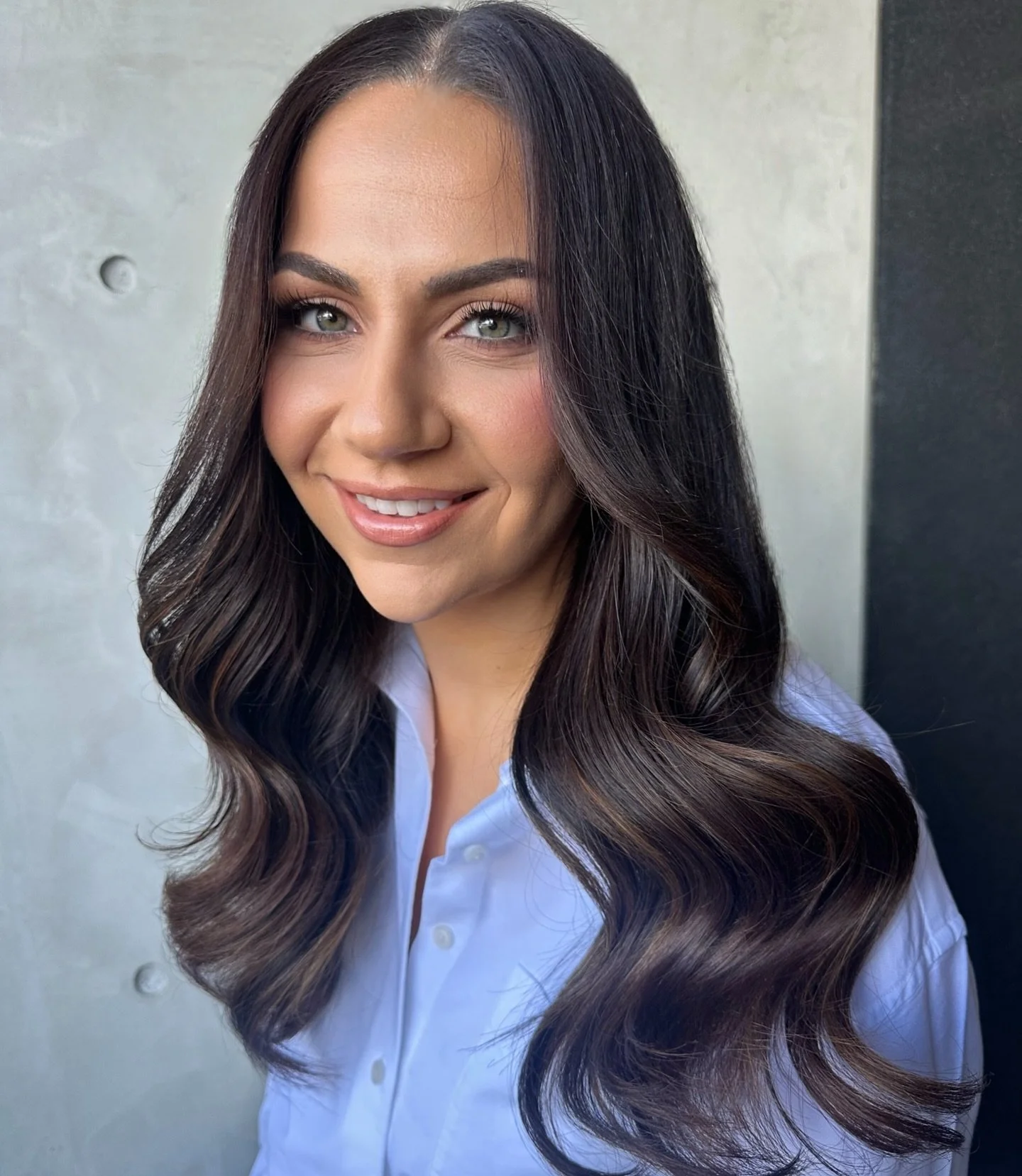 The perfect soft, bouncy waves for any occasion 🤎

Book your next styling appointment online through the link in our bio.