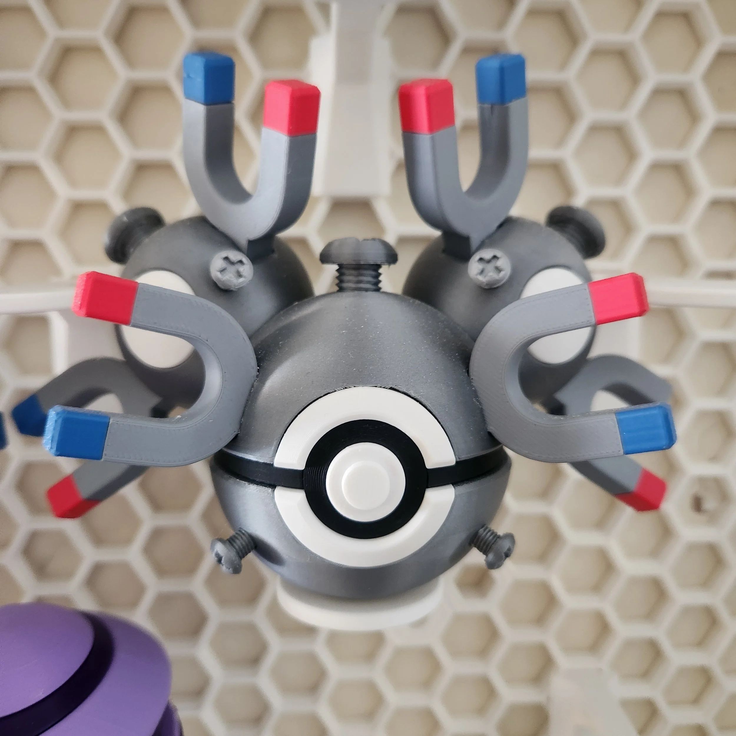 #0082 - Magneton