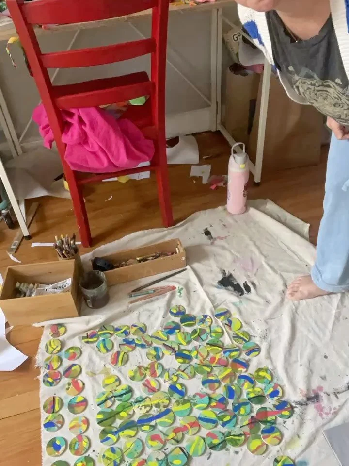 I did not know my head bobbled so much when I paint 😂 I was commissioned to create 20 tiny 2&rdquo; paintings&hellip;and ended up creating 100!!! These have been SO much fun to work on, it&rsquo;s absolutely leading me in a new direction. More to co