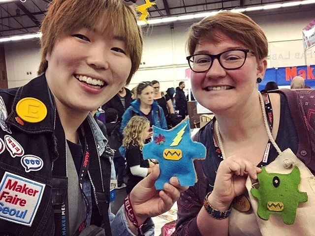 Throwback to 2019 Bay Area @makerfaire where we made over 500 plushies with attendees and I met the amazing @maker_eunny 

We&rsquo;re heading back to exhibit at the 2025 Bay Area maker faire in two weeks! Will we see you there?!

#glowplushies #make