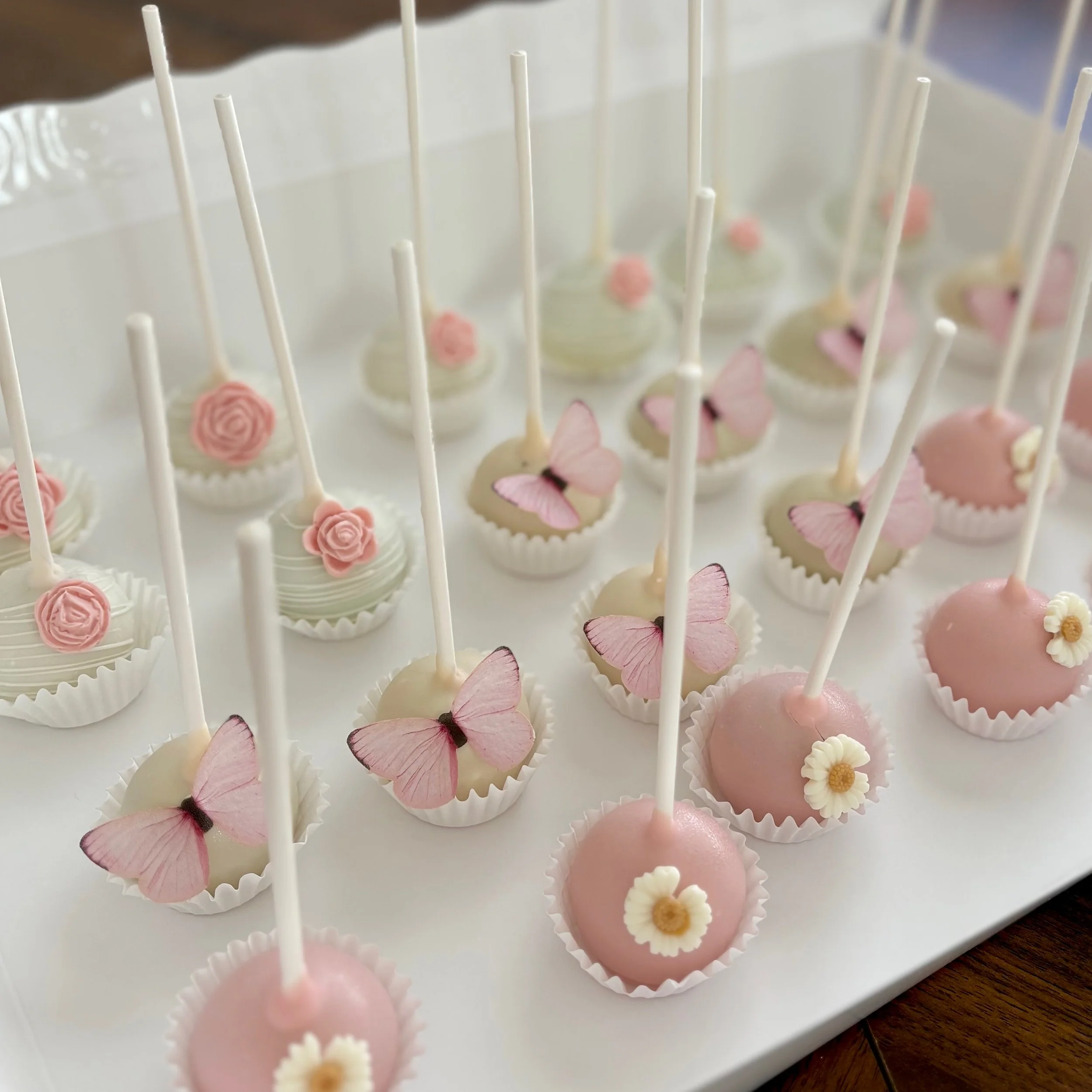 Custom Cake Pops