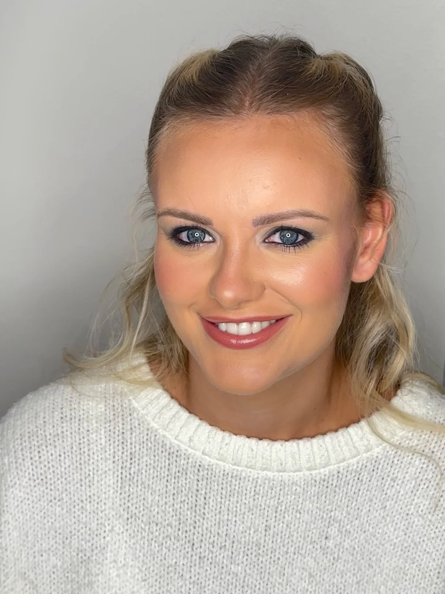 Full glam for the stunning Em ✨💛 
This still gives a dramatic eye with depth, without being too dark and something different from your classic smokey eye. 

Based in Bondi, open for bookings throughout Sydney 📍

#editorial #sydneymakeupartist #fash
