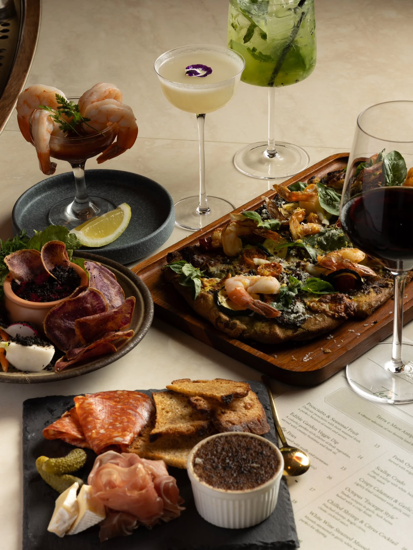 Join us at Botanico Waikiki for Happy Hour from 3pm to 5pm, where terra and mare meet in thoughtfully crafted bites and refreshing pours, all set in a relaxed, garden-inspired space.

Slip away for a mid-afternoon reset and settle in for a Happy Hour