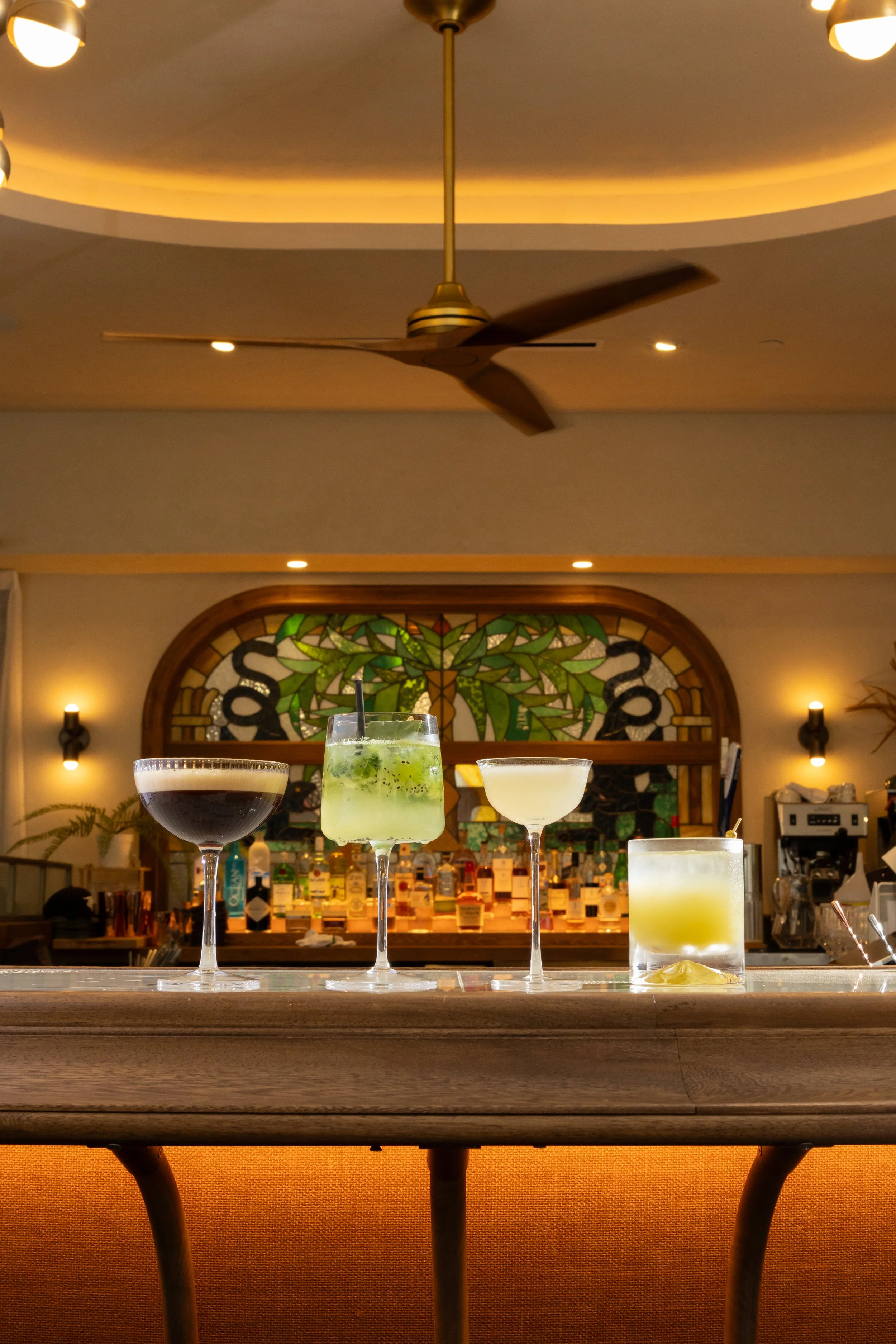 40.botanicowaikiki_bar-drink3.jpg