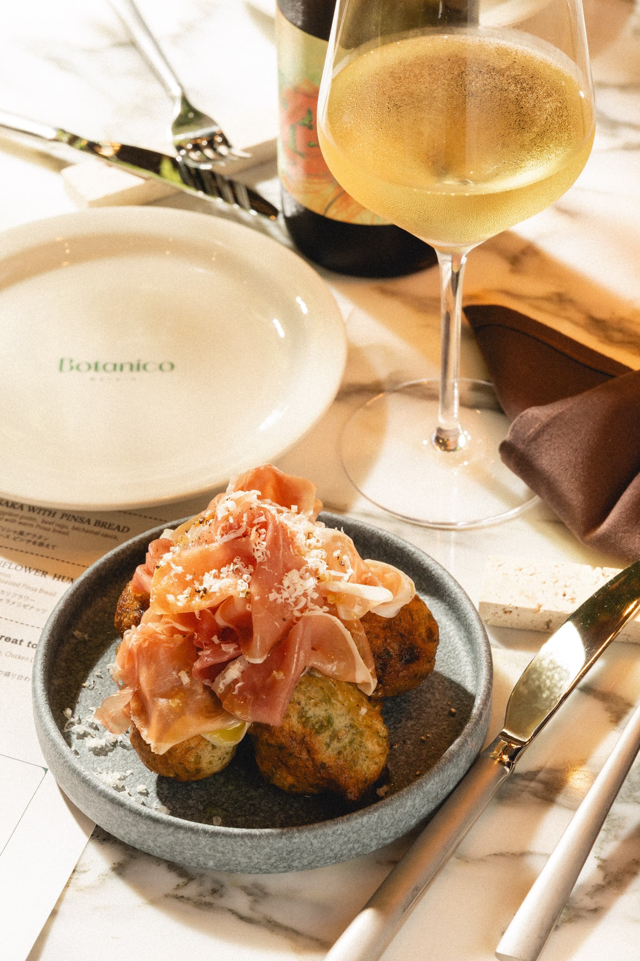 Botanico Waikiki-italian-Prosciutto Zeppoleoptimized.jpg