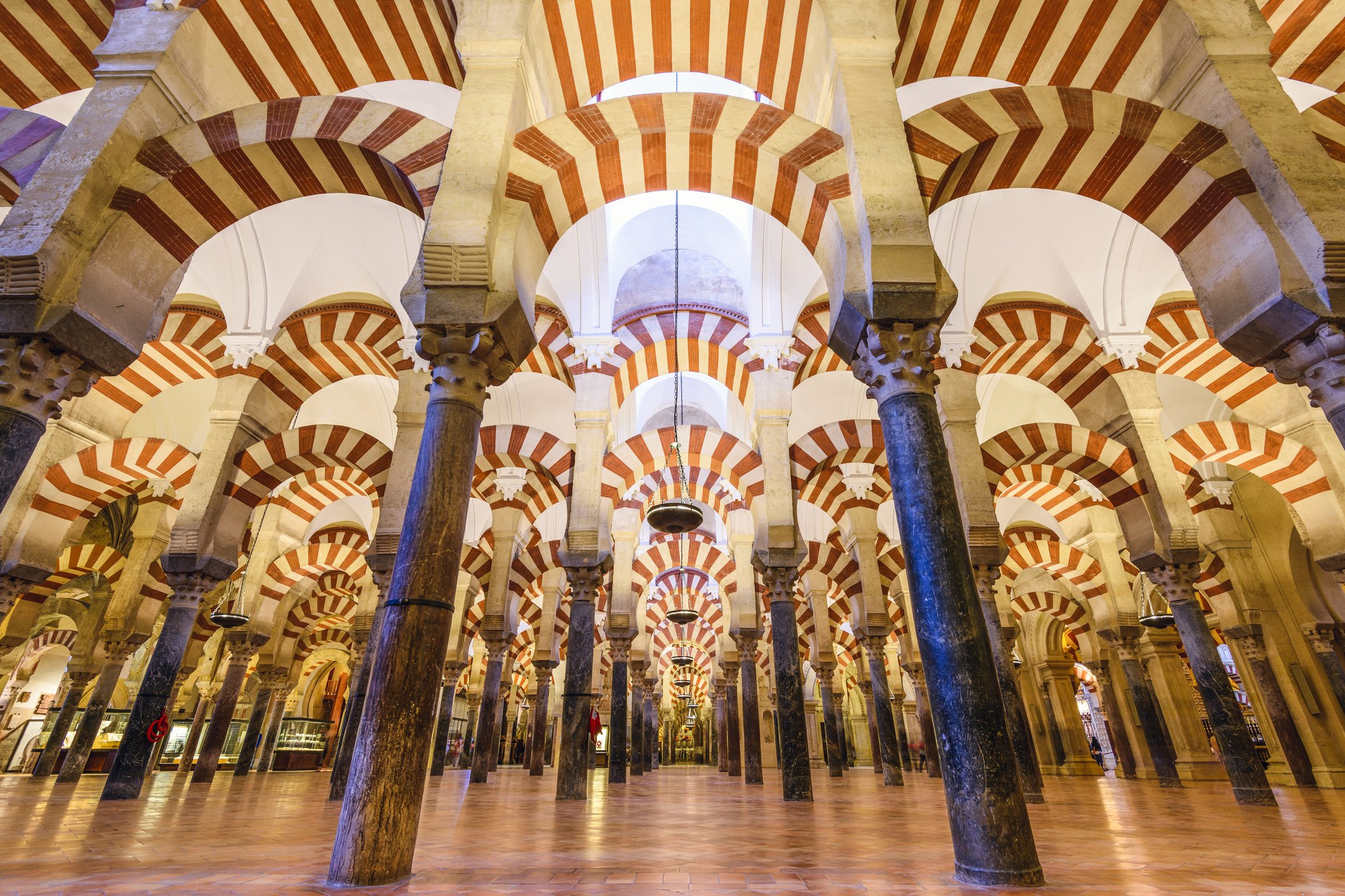 mezquita_cordoba_-istock-467787426.jpeg